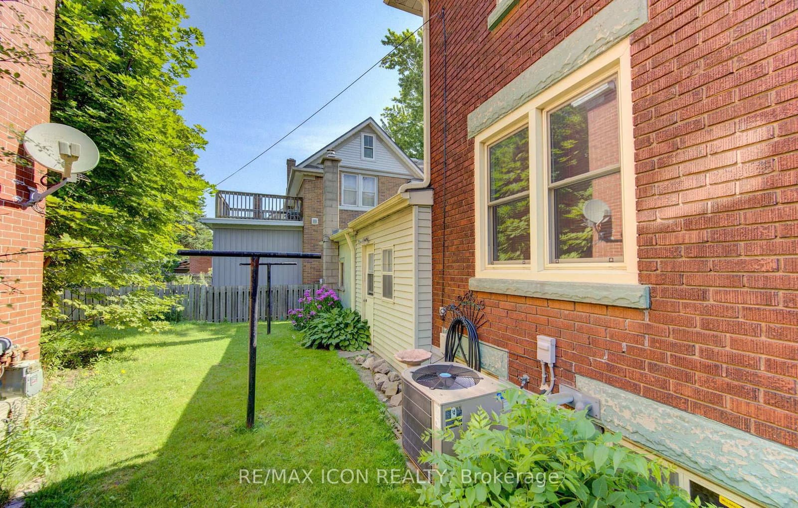 224 Weber Street E thumbnail 4