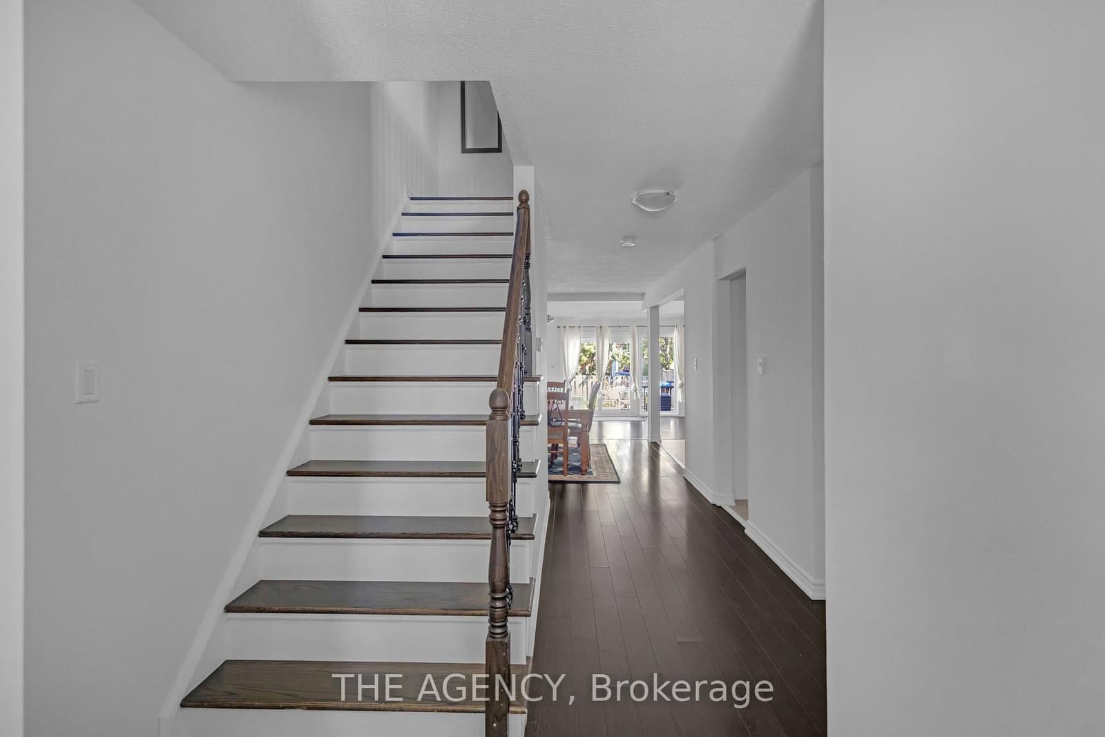 38 Athenia Drive thumbnail 4