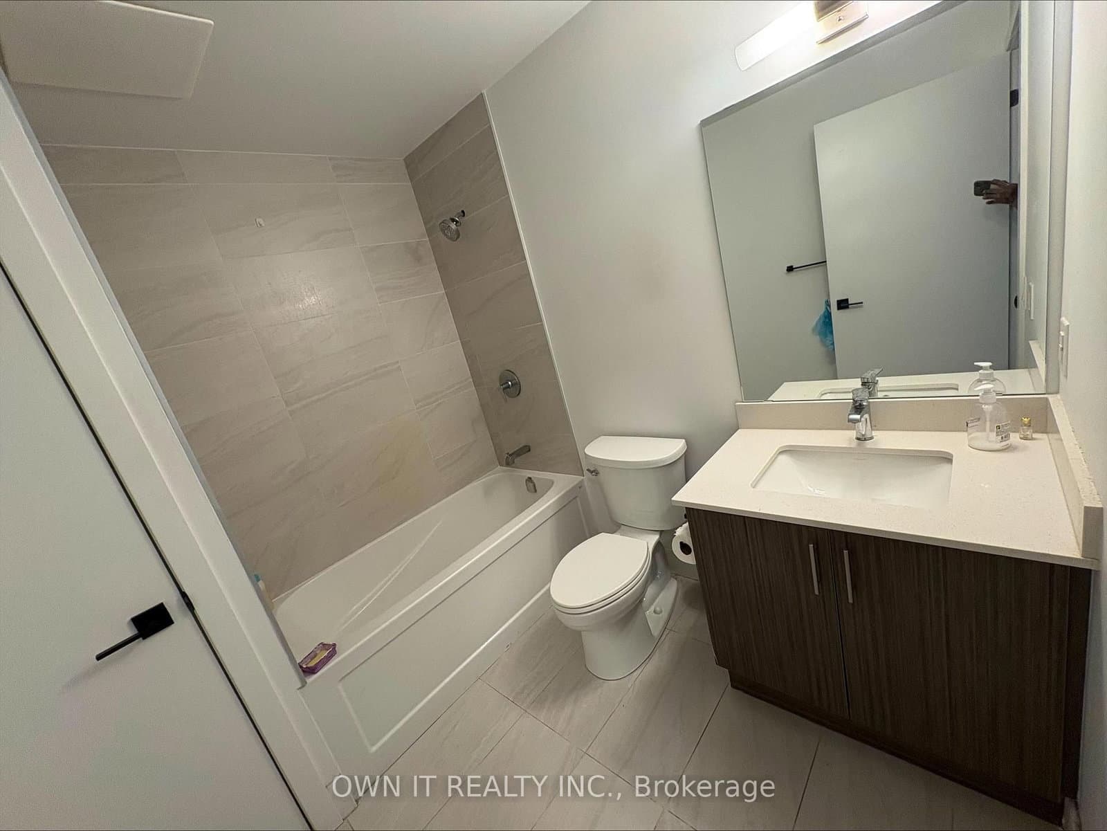 2782 Barton Street E, Unit 312 thumbnail 4