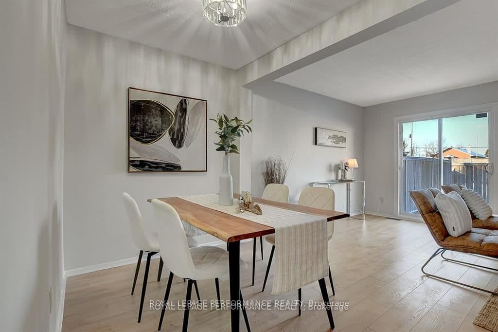 2603 PIMLICO Crescent thumbnail 2