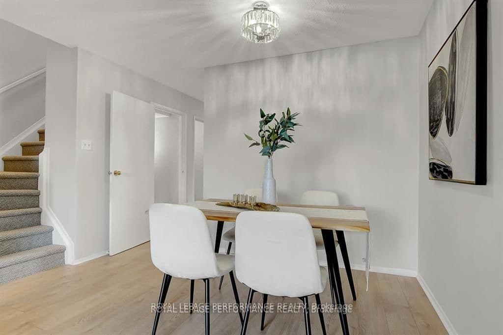 2603 PIMLICO Crescent thumbnail 4