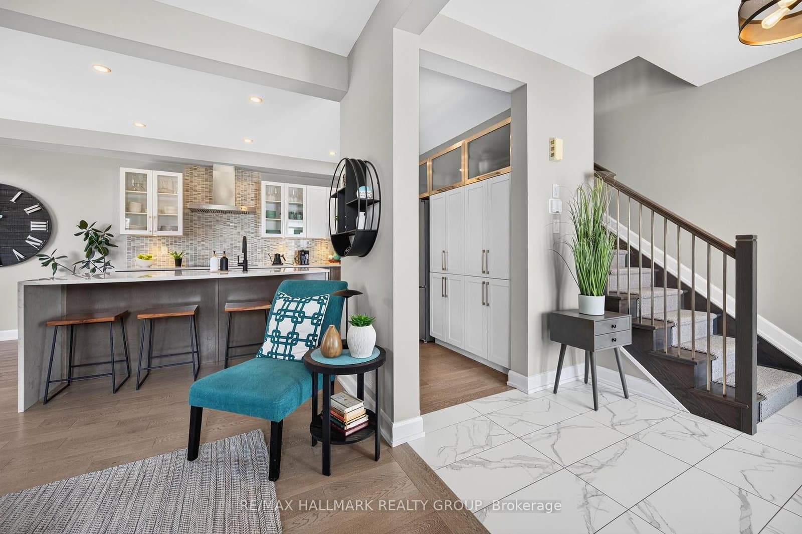 595 Decoeur Drive thumbnail 10