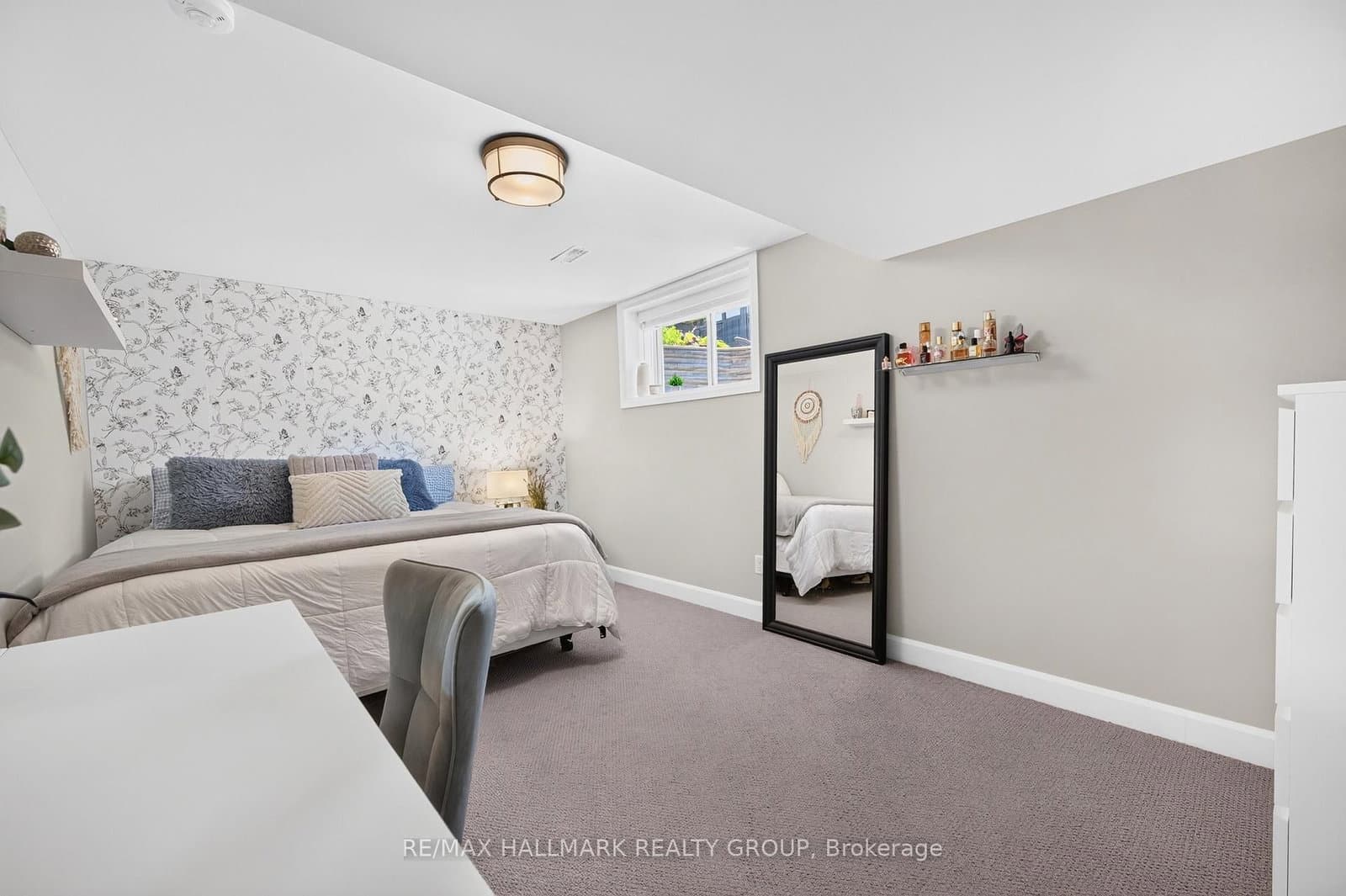 595 Decoeur Drive thumbnail 35
