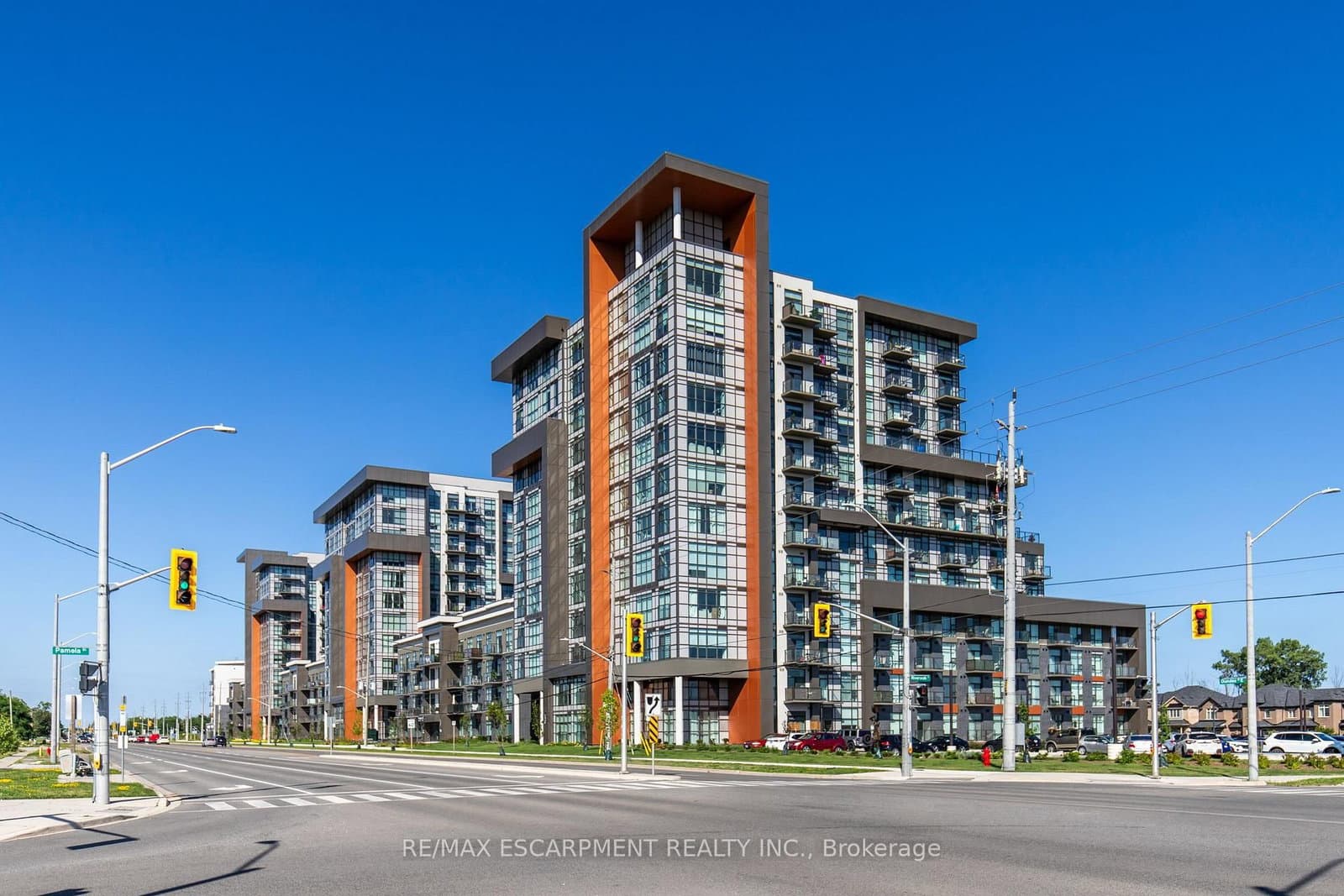 #416 - 450 Dundas Street E