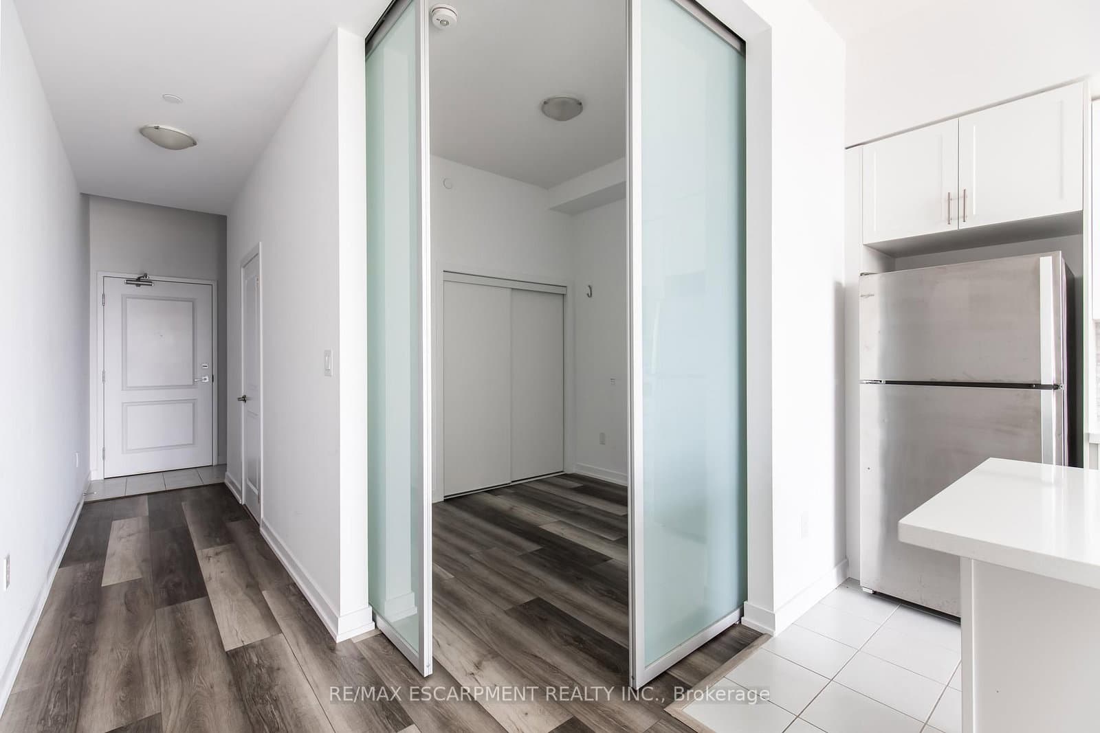 450 Dundas Street E, Unit 416 thumbnail 4