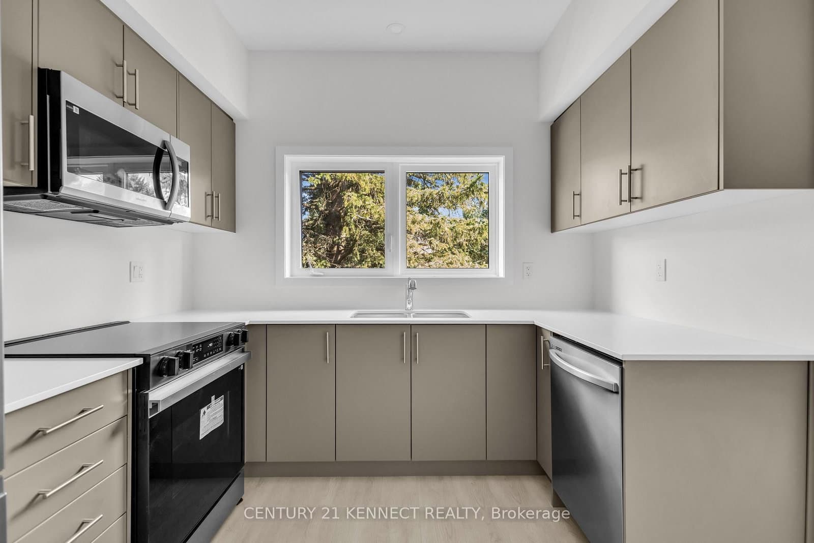 42 Lowes Road W, Unit 82 thumbnail 11