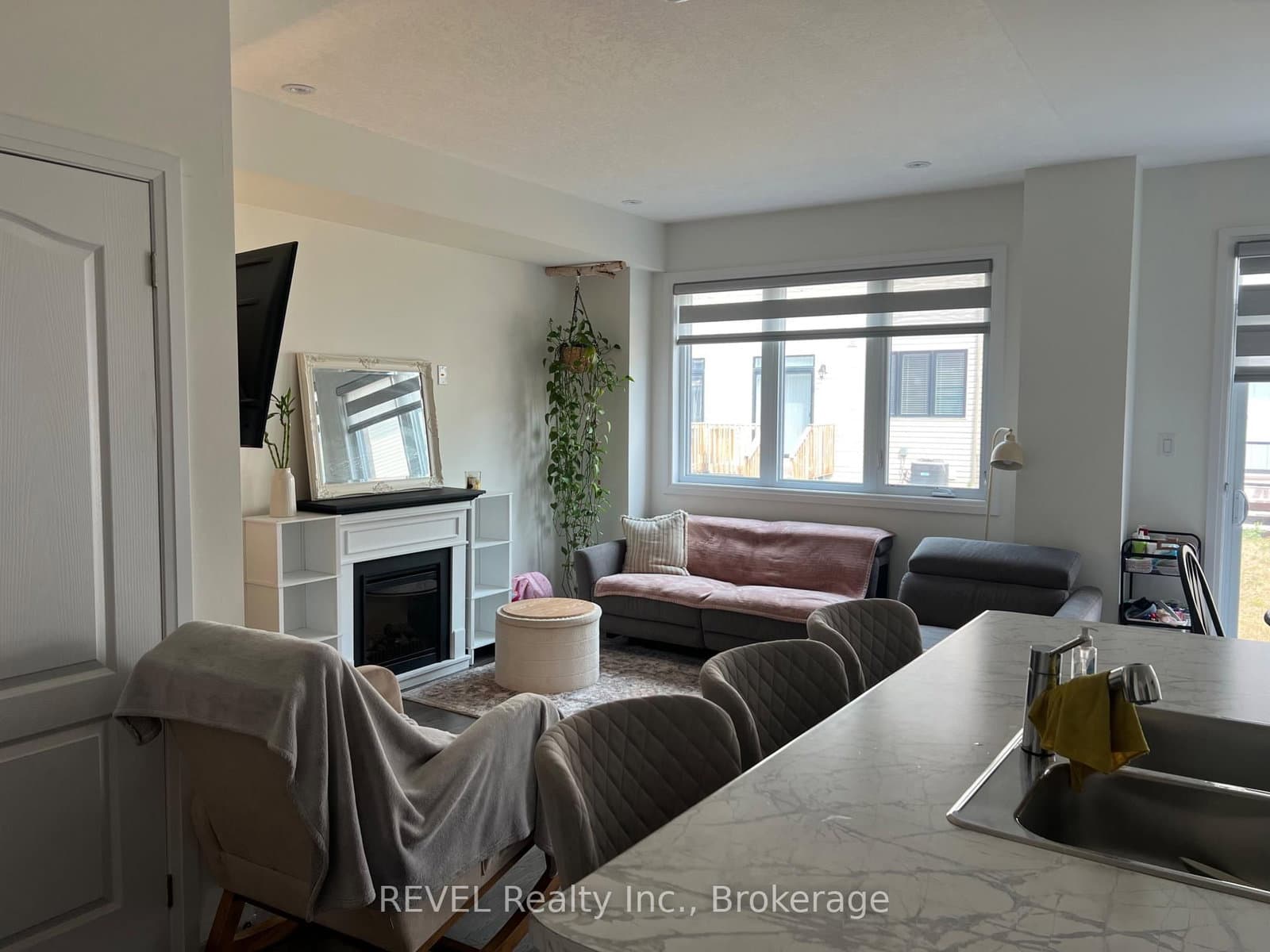 118 Varsity Drive thumbnail 4