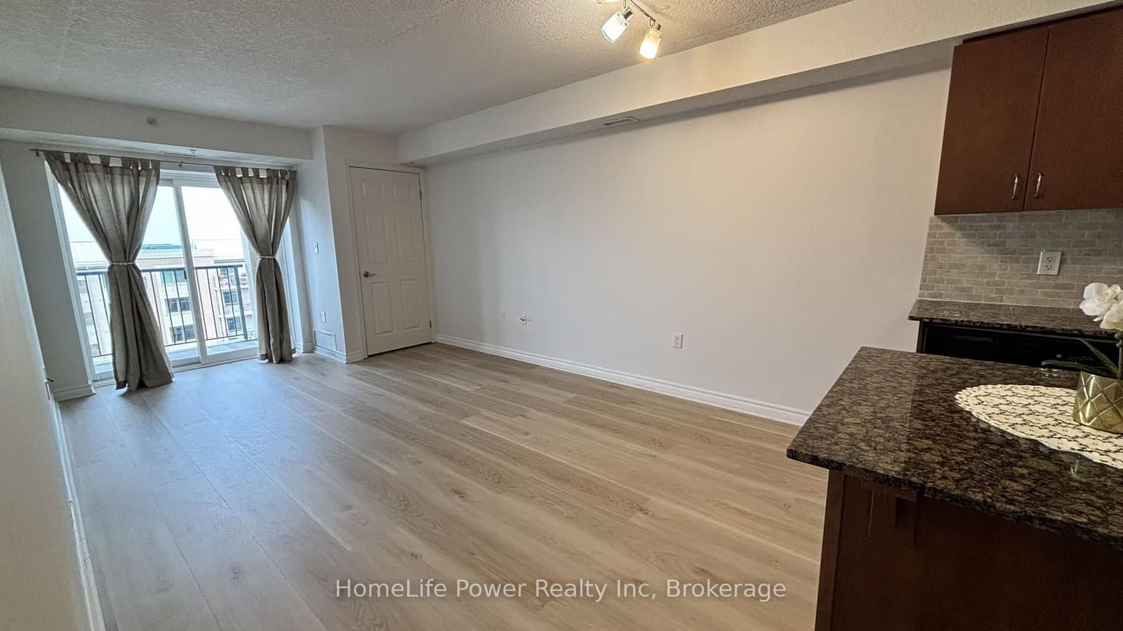 776 Laurelwood Drive, Unit 705 thumbnail 14