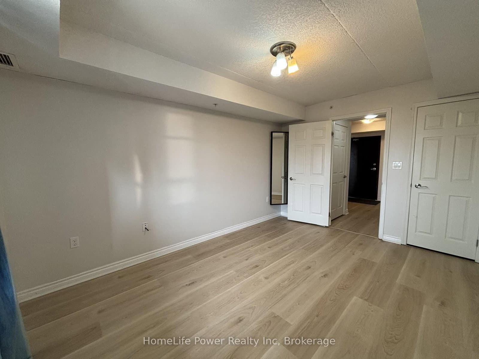 776 Laurelwood Drive, Unit 705 thumbnail 21