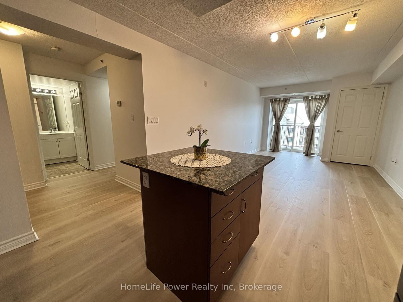 776 Laurelwood Drive, Unit 705 thumbnail 7