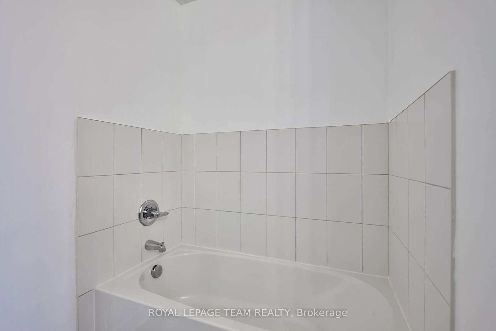 105 Fraser Fields Way, Unit H thumbnail 15