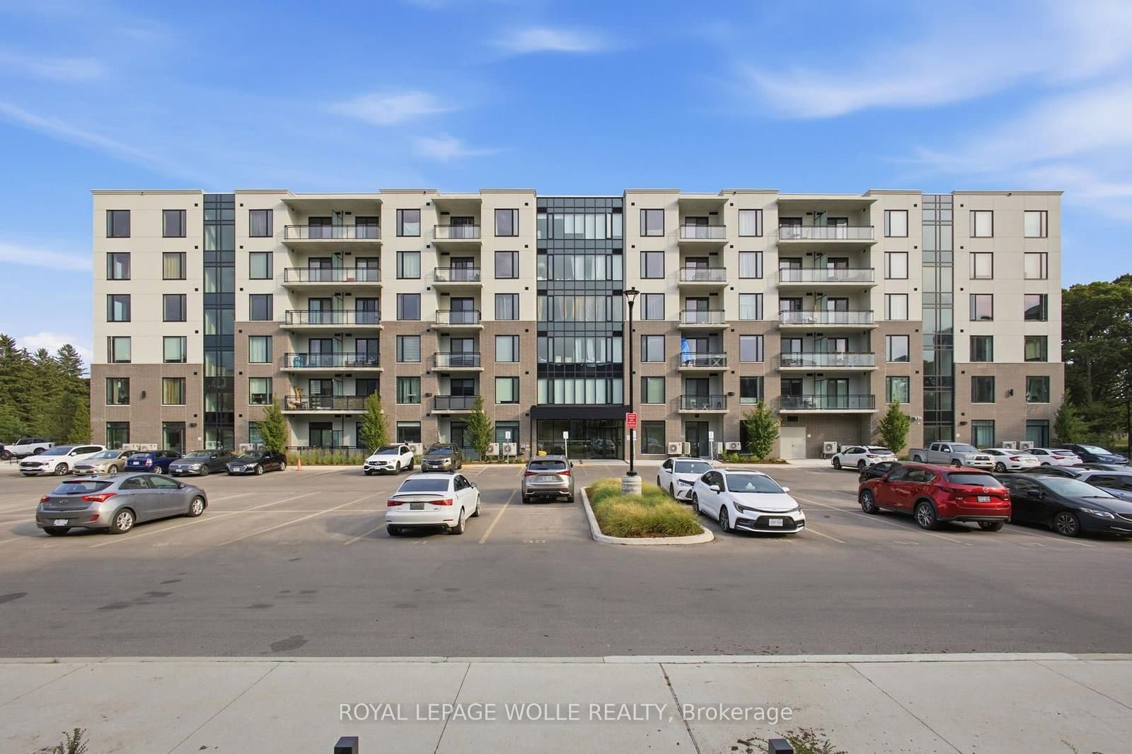 107 Roger Street, Unit 308 thumbnail 2