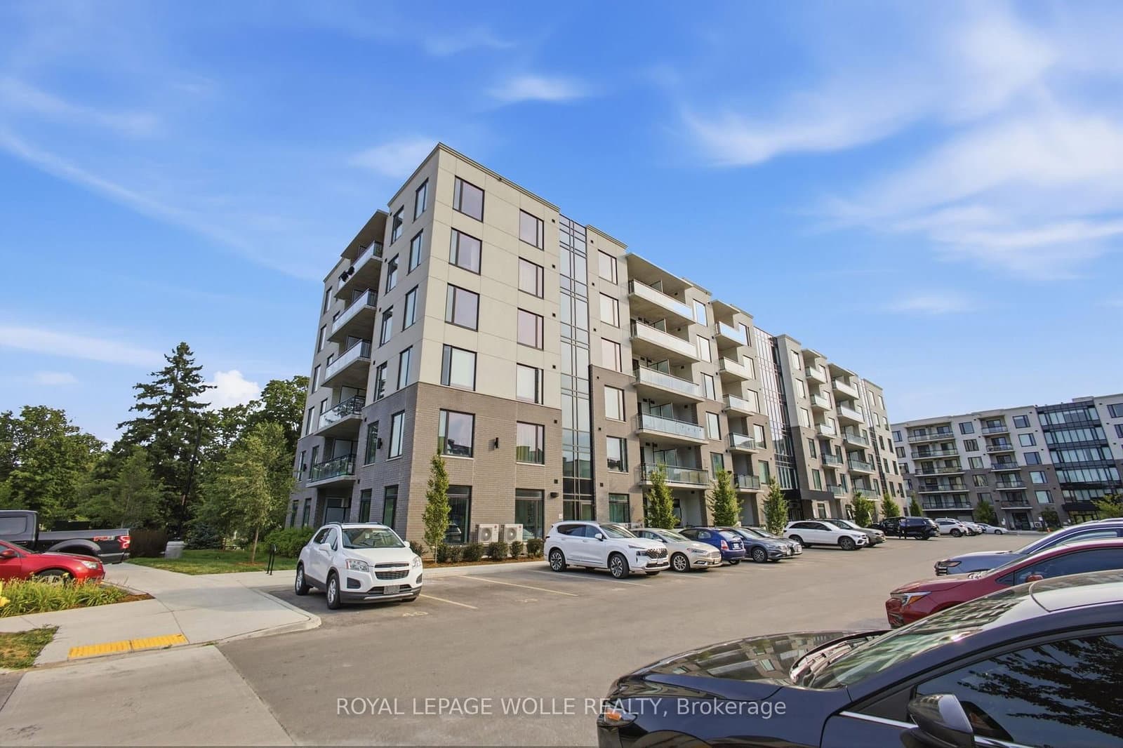 107 Roger Street, Unit 308 thumbnail 3