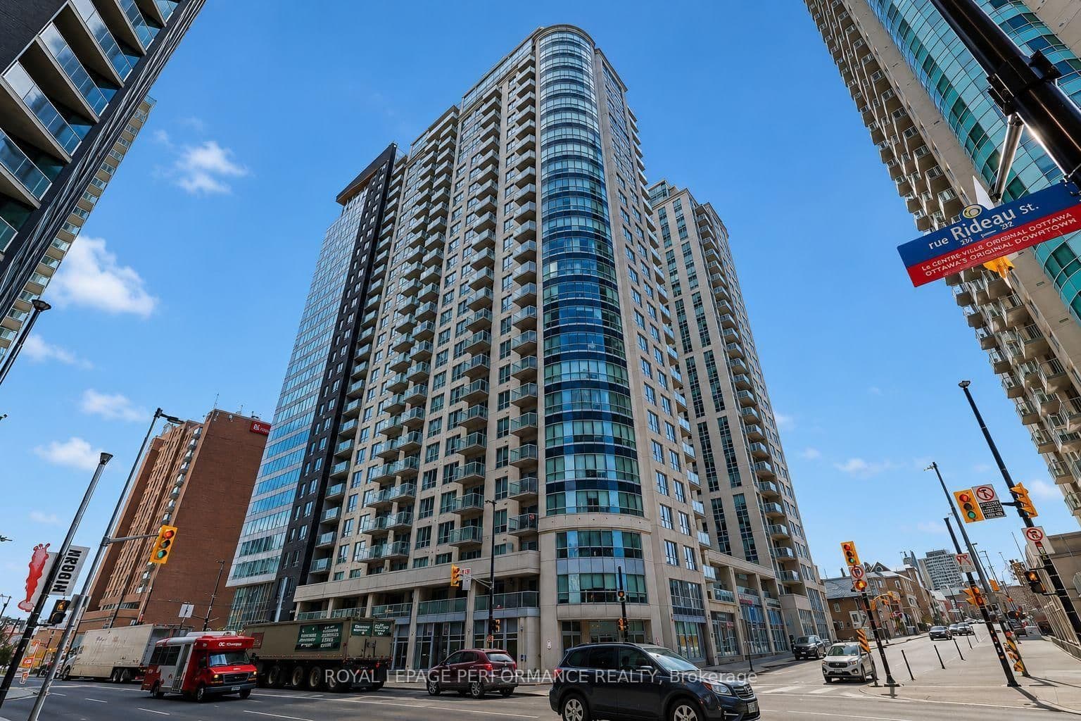 #204 - 242 Rideau Street