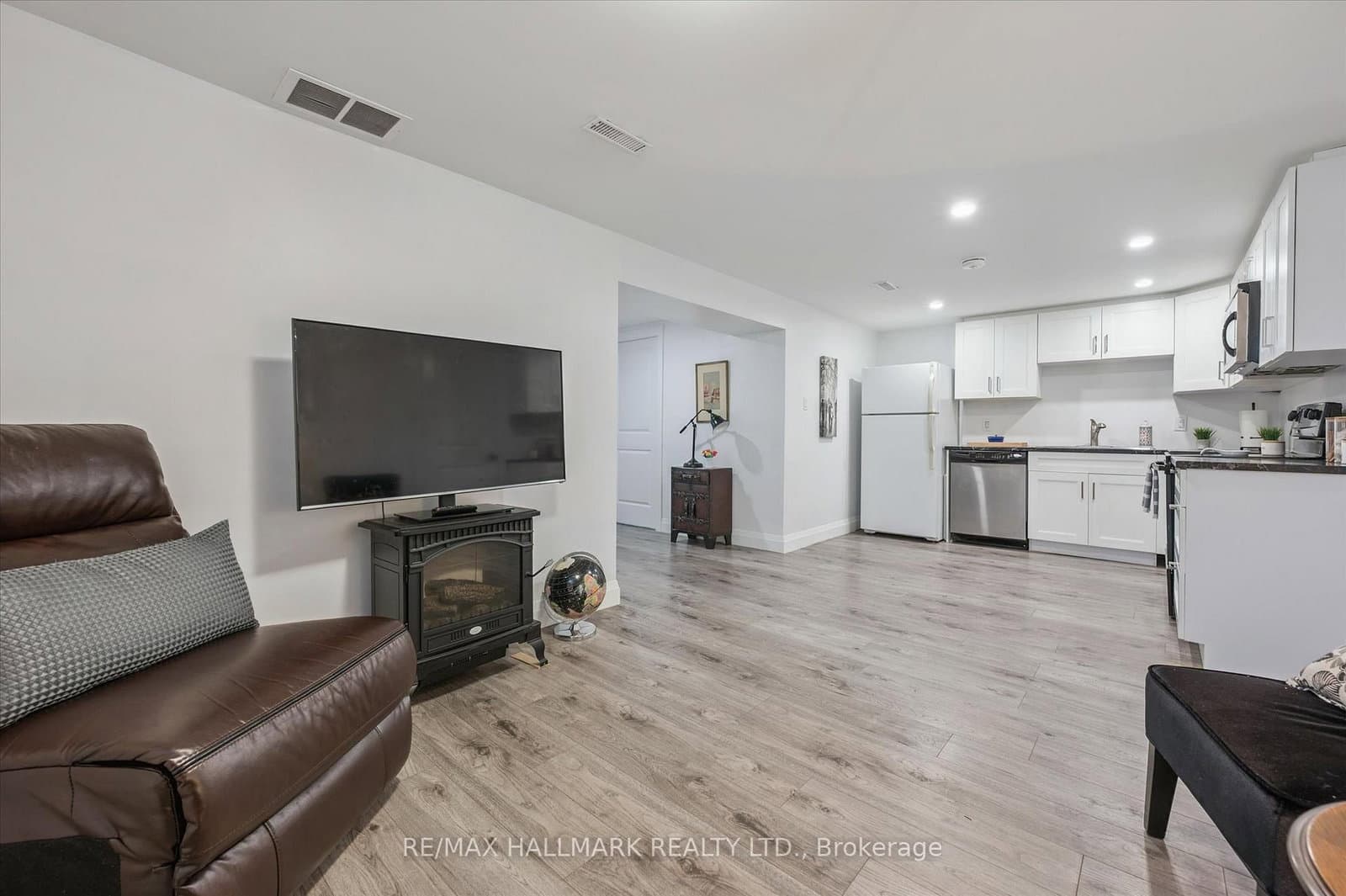 32 Warwick Court thumbnail 25
