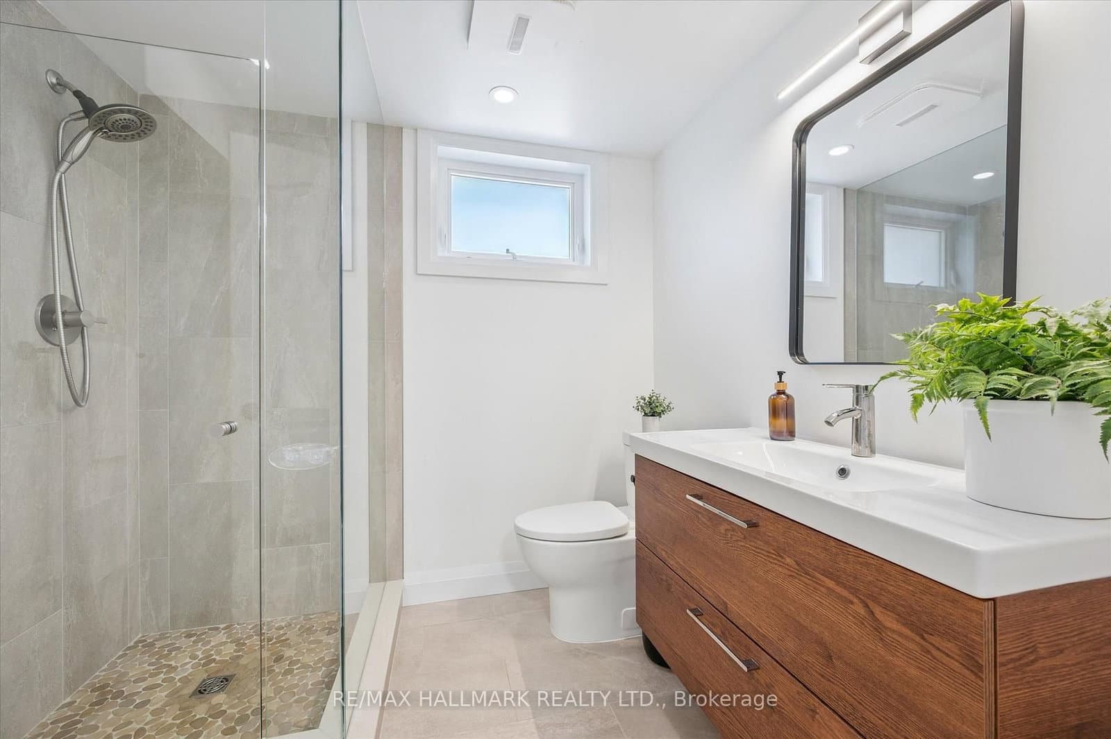 32 Warwick Court thumbnail 27
