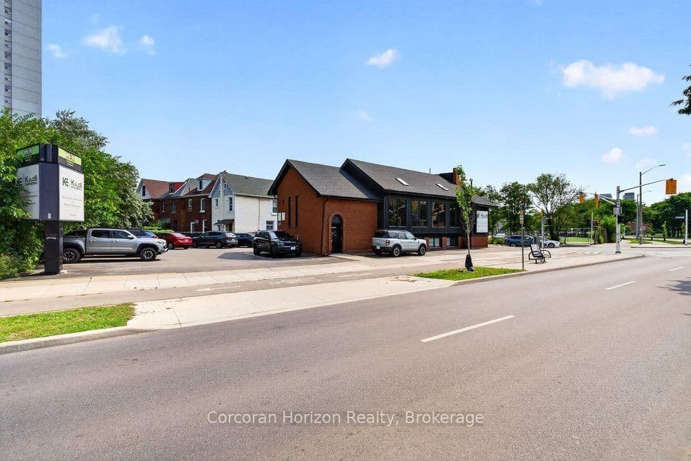 300 York Boulevard thumbnail 46