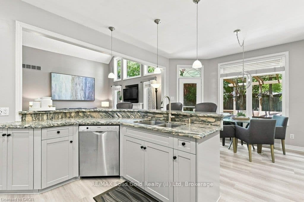 515 Birchleaf Walk thumbnail 10