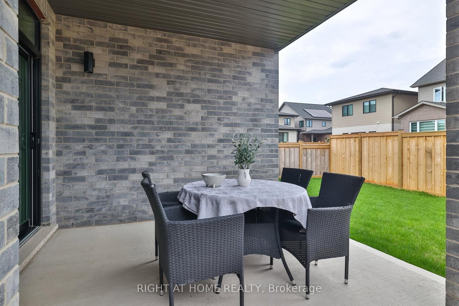 8 Ryder Avenue thumbnail 45