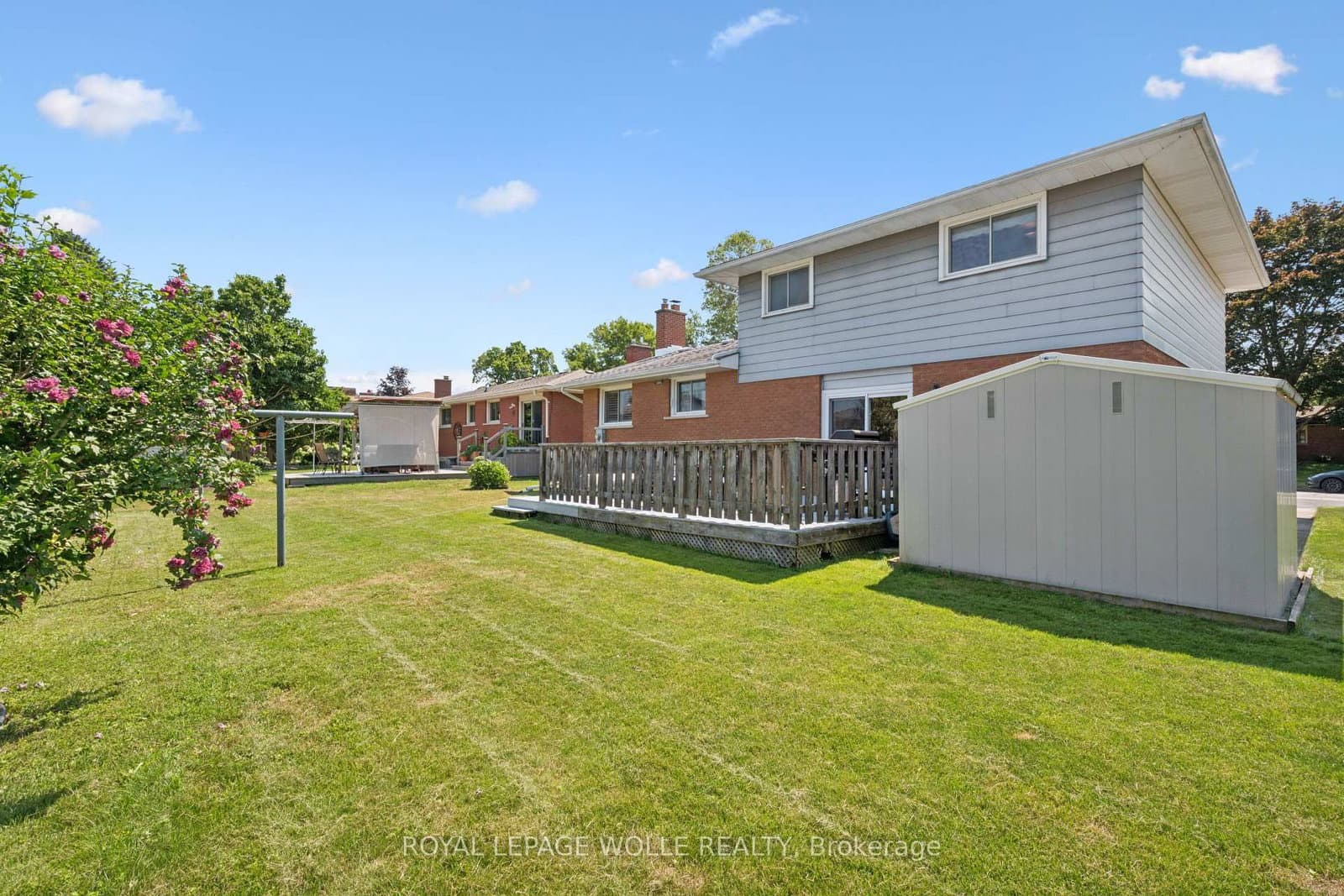 18 Strathcona Crescent thumbnail 35