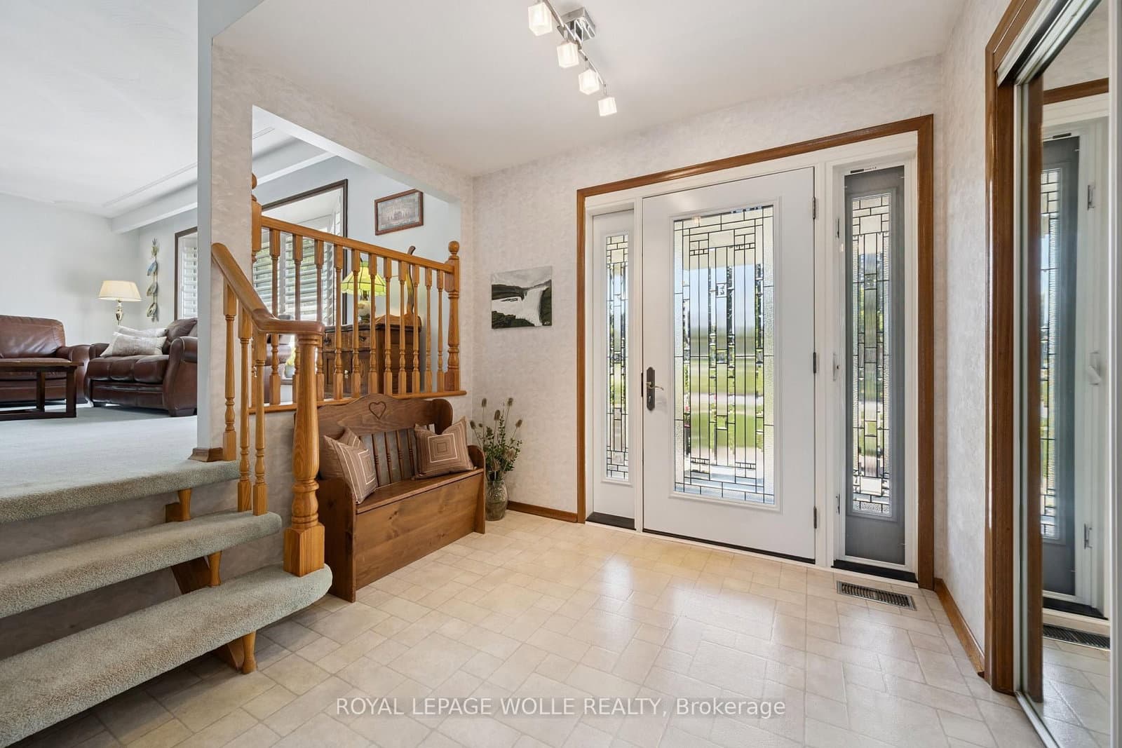 18 Strathcona Crescent thumbnail 5