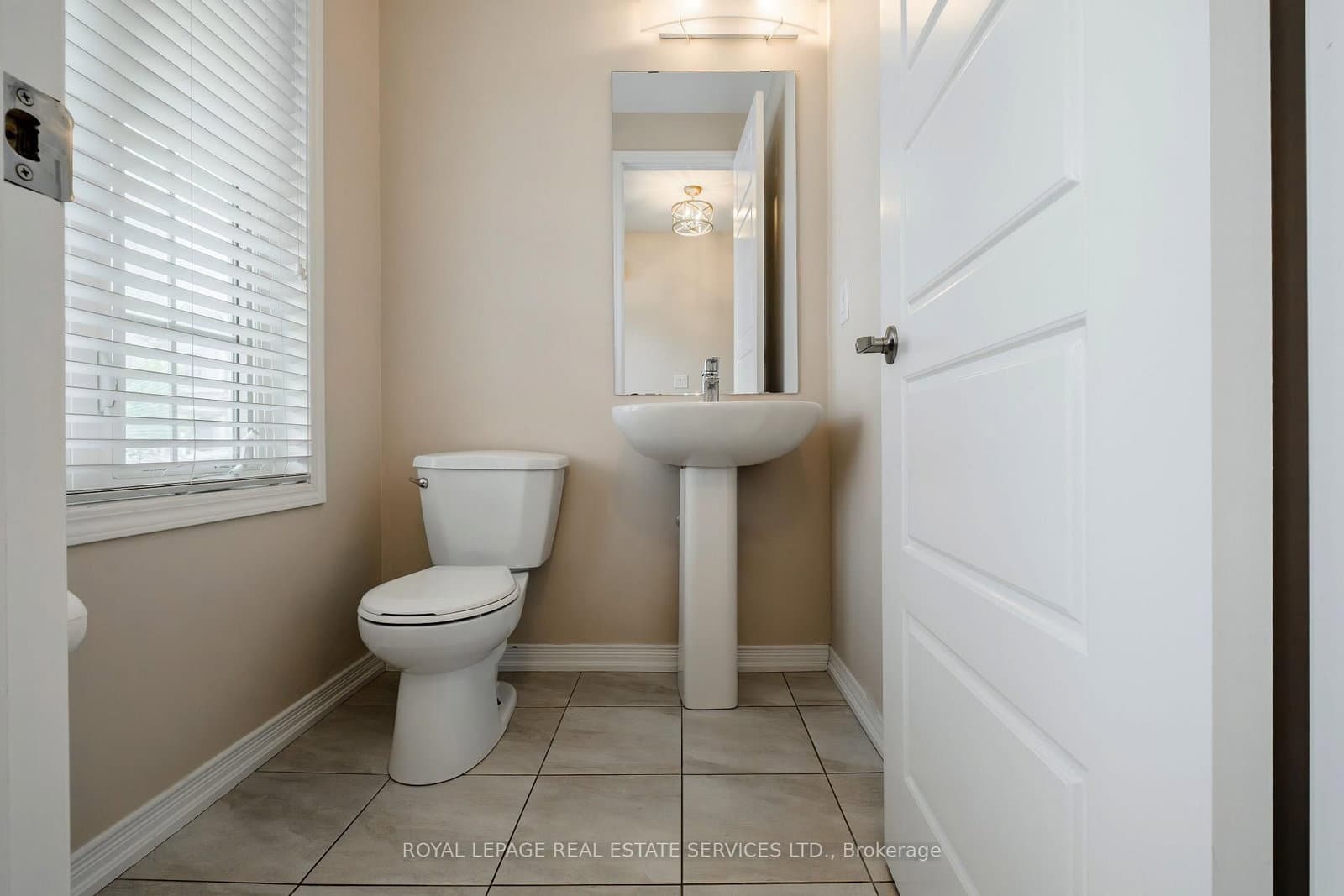 152 Munro Circle thumbnail 10