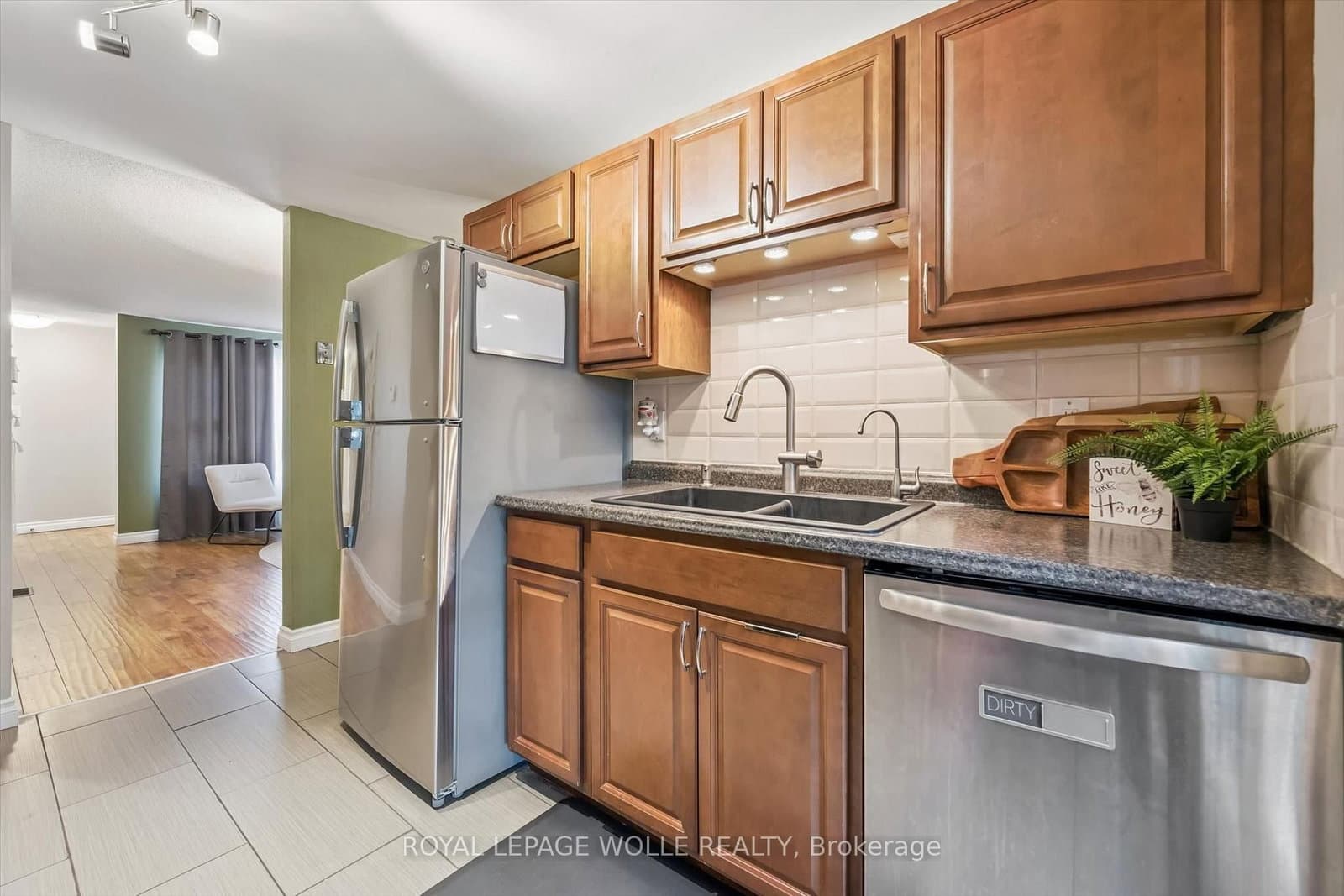 460 Parkview Crescent thumbnail 11