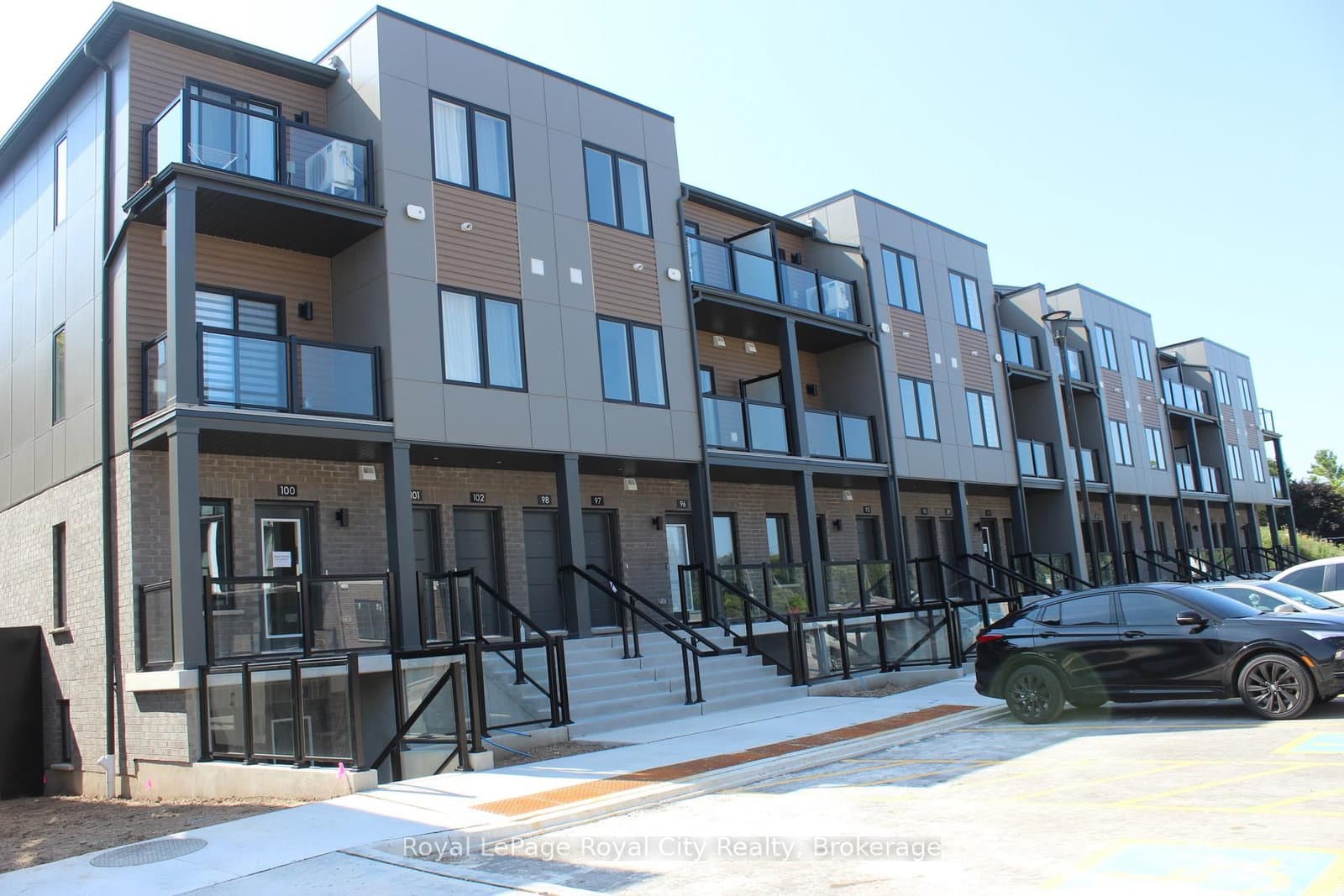 42 Lowes Road W, Unit 102 - Image 1