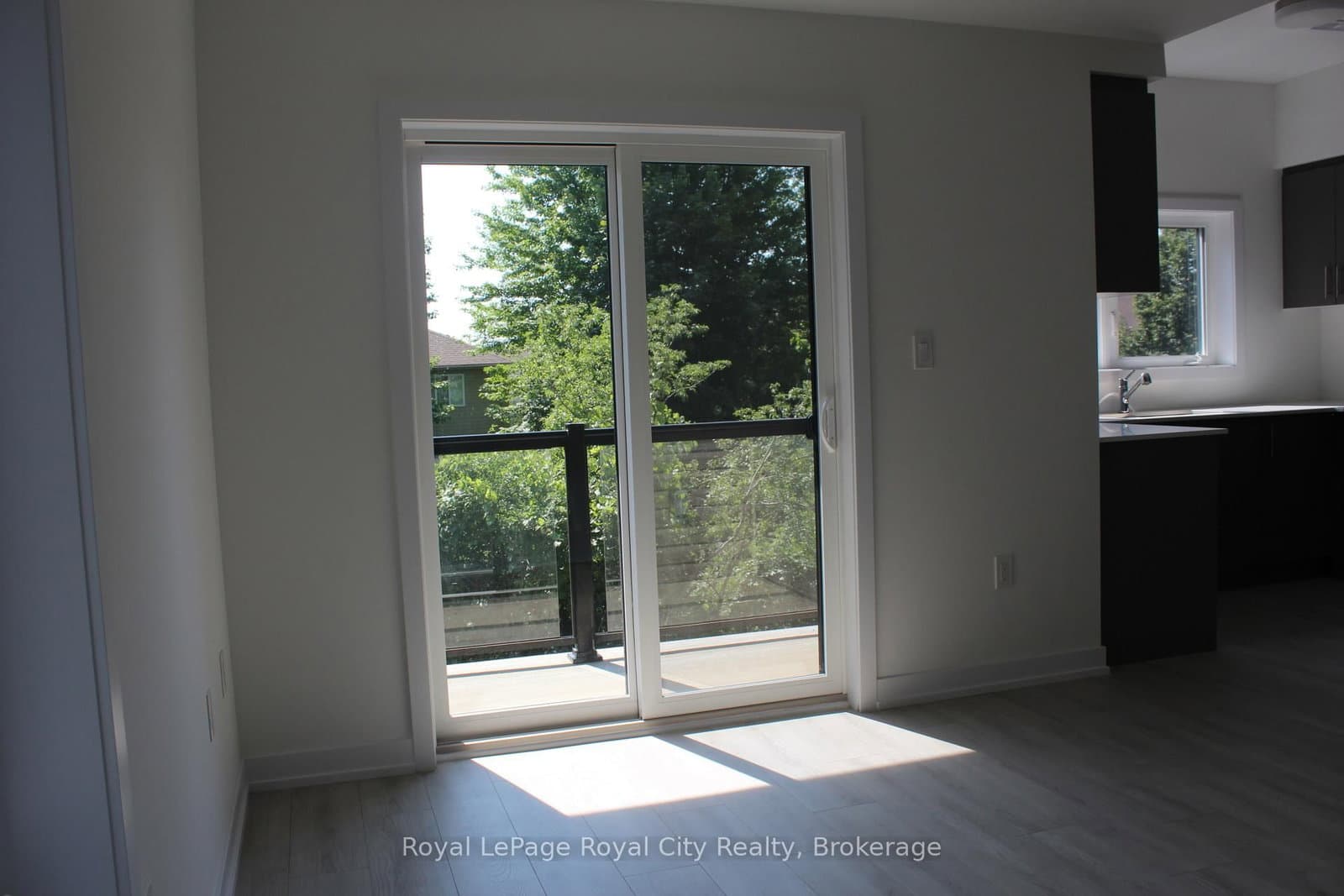 42 Lowes Road W, Unit 102 thumbnail 10
