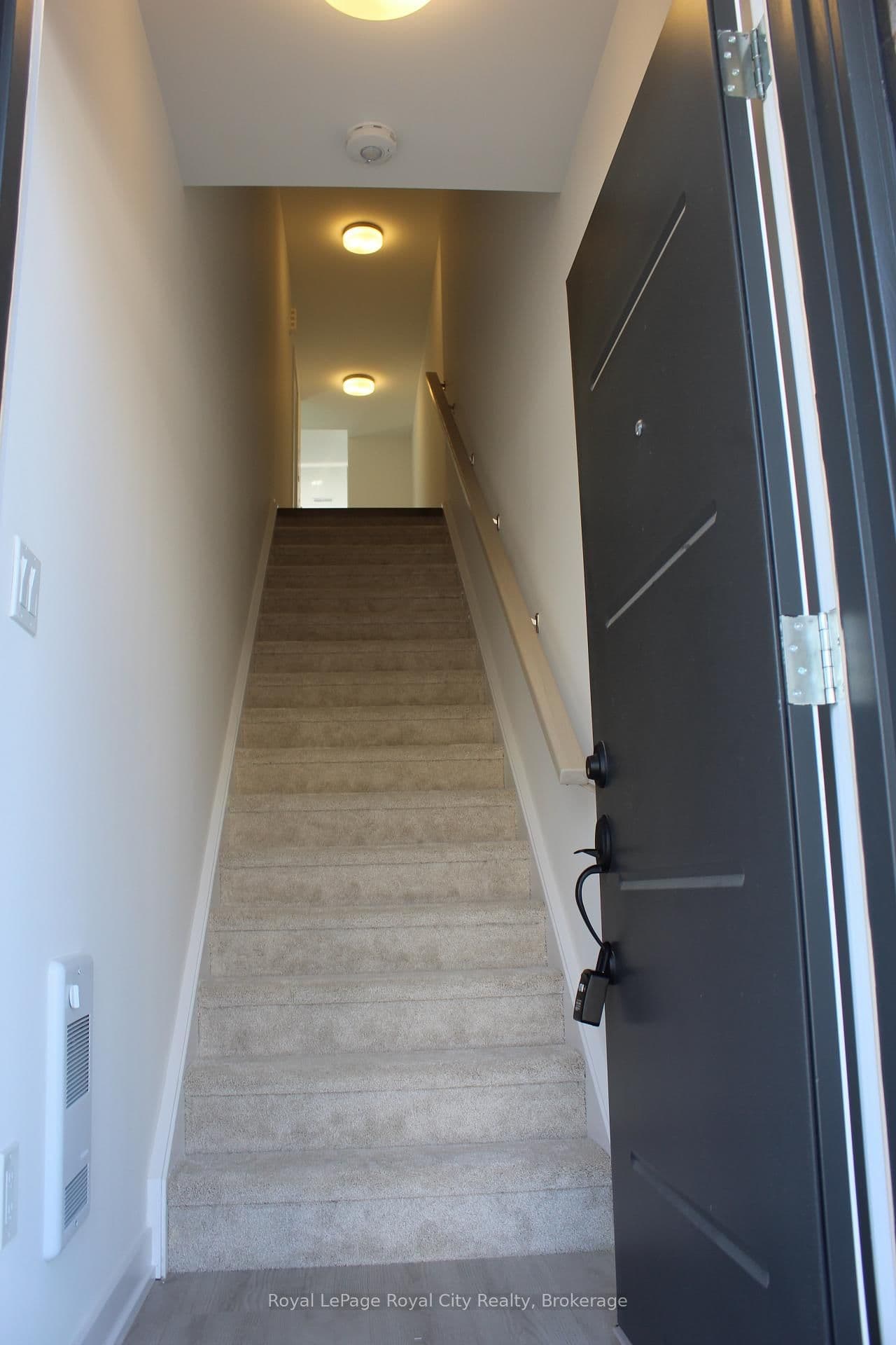42 Lowes Road W, Unit 102 thumbnail 4