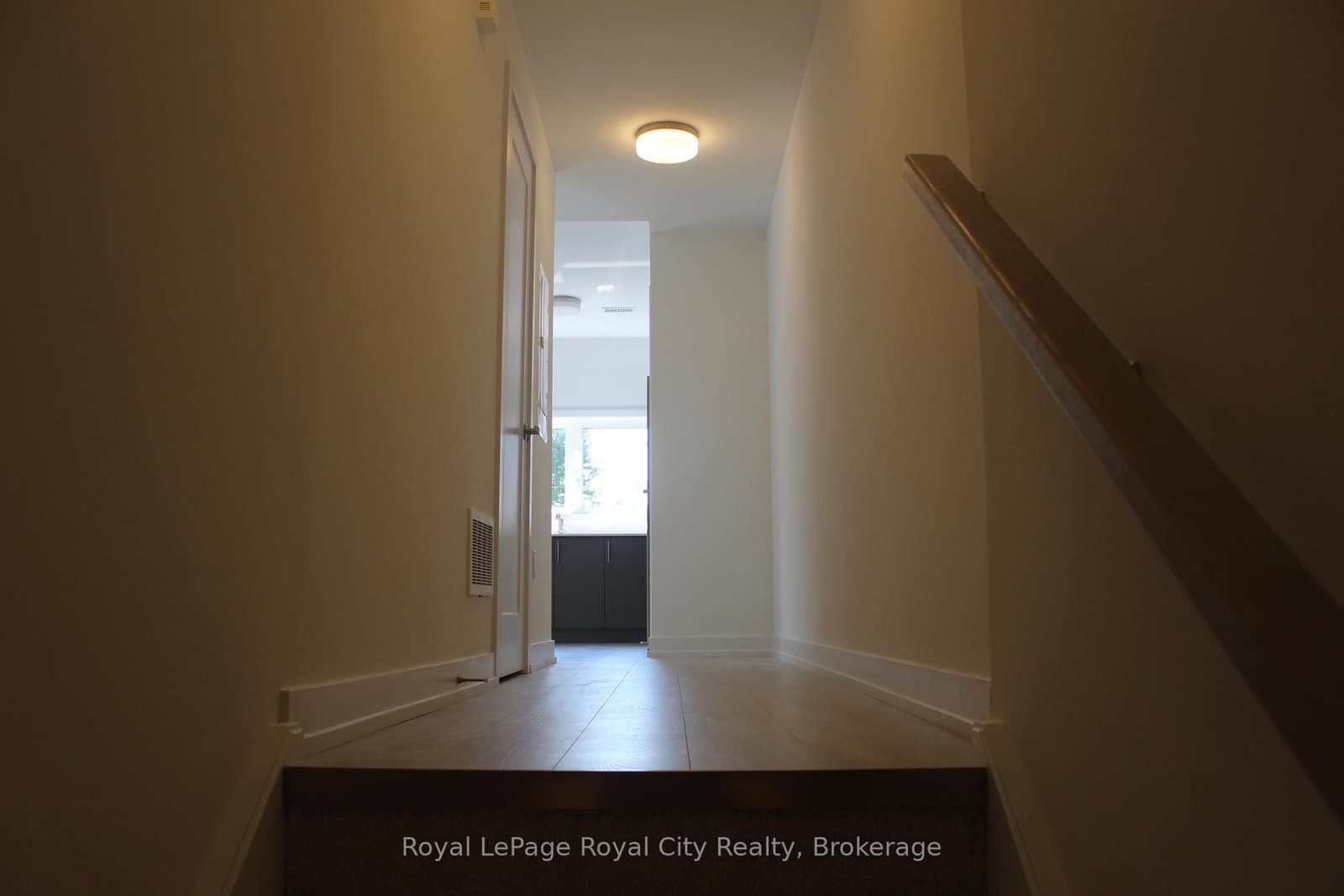 42 Lowes Road W, Unit 102 thumbnail 5