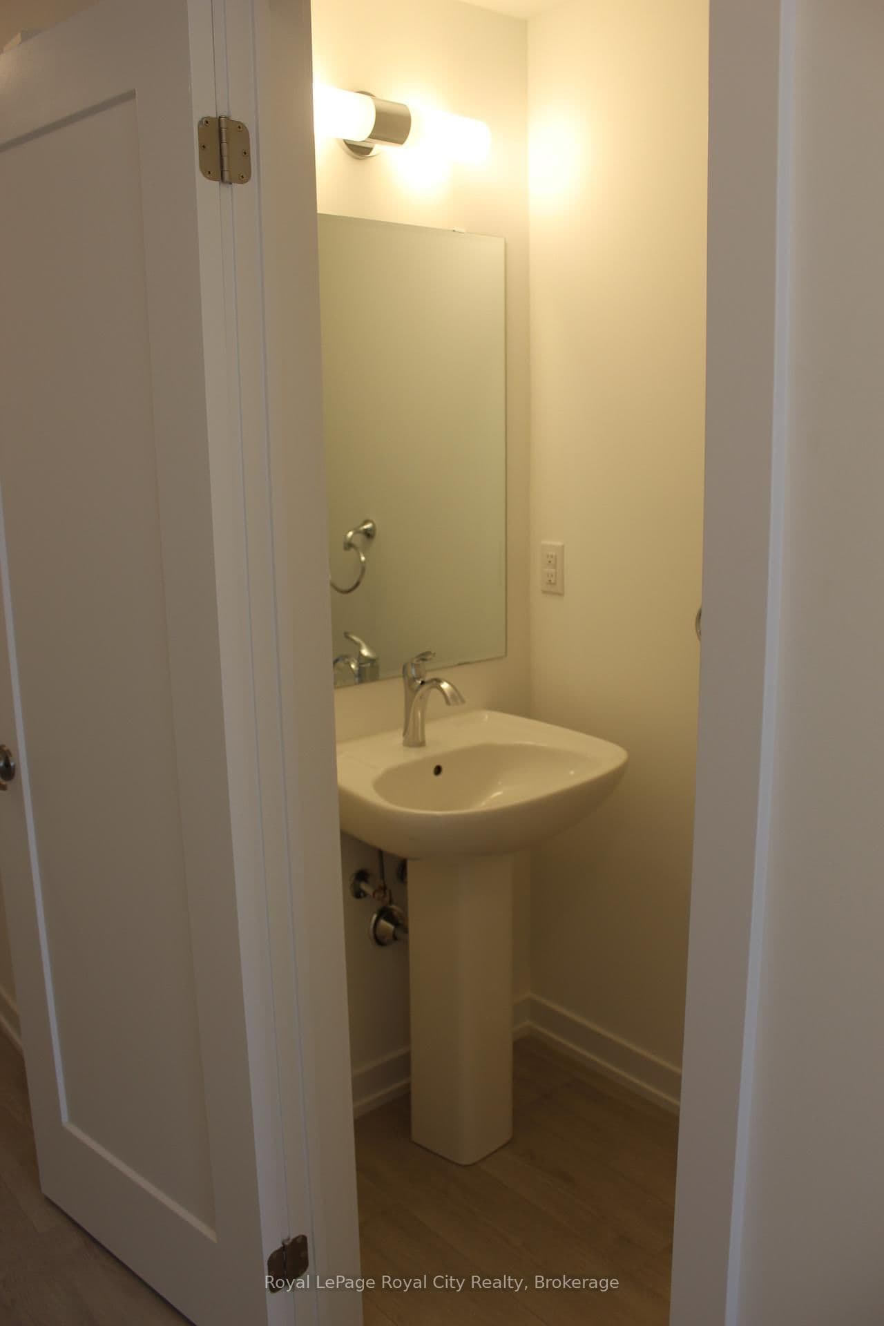 42 Lowes Road W, Unit 102 thumbnail 6