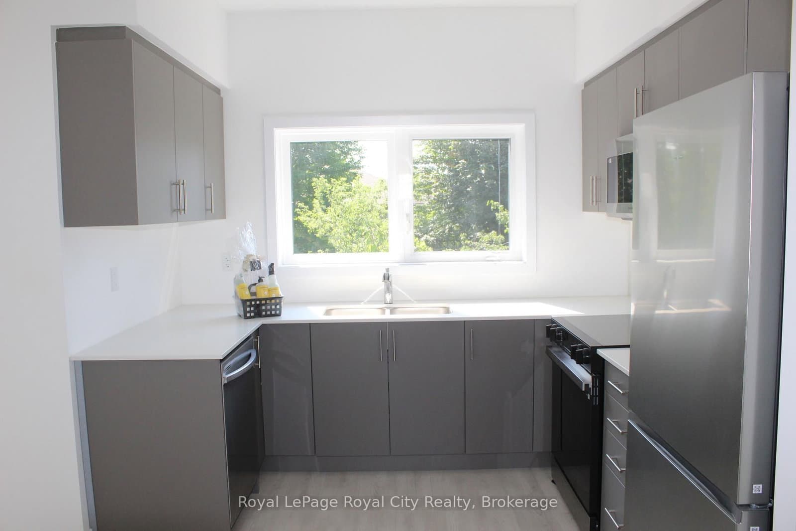 42 Lowes Road W, Unit 102 thumbnail 7