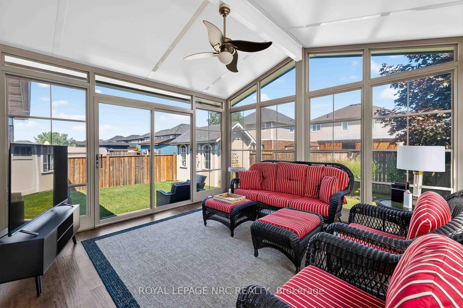 6 CARDINAL Crescent thumbnail 45