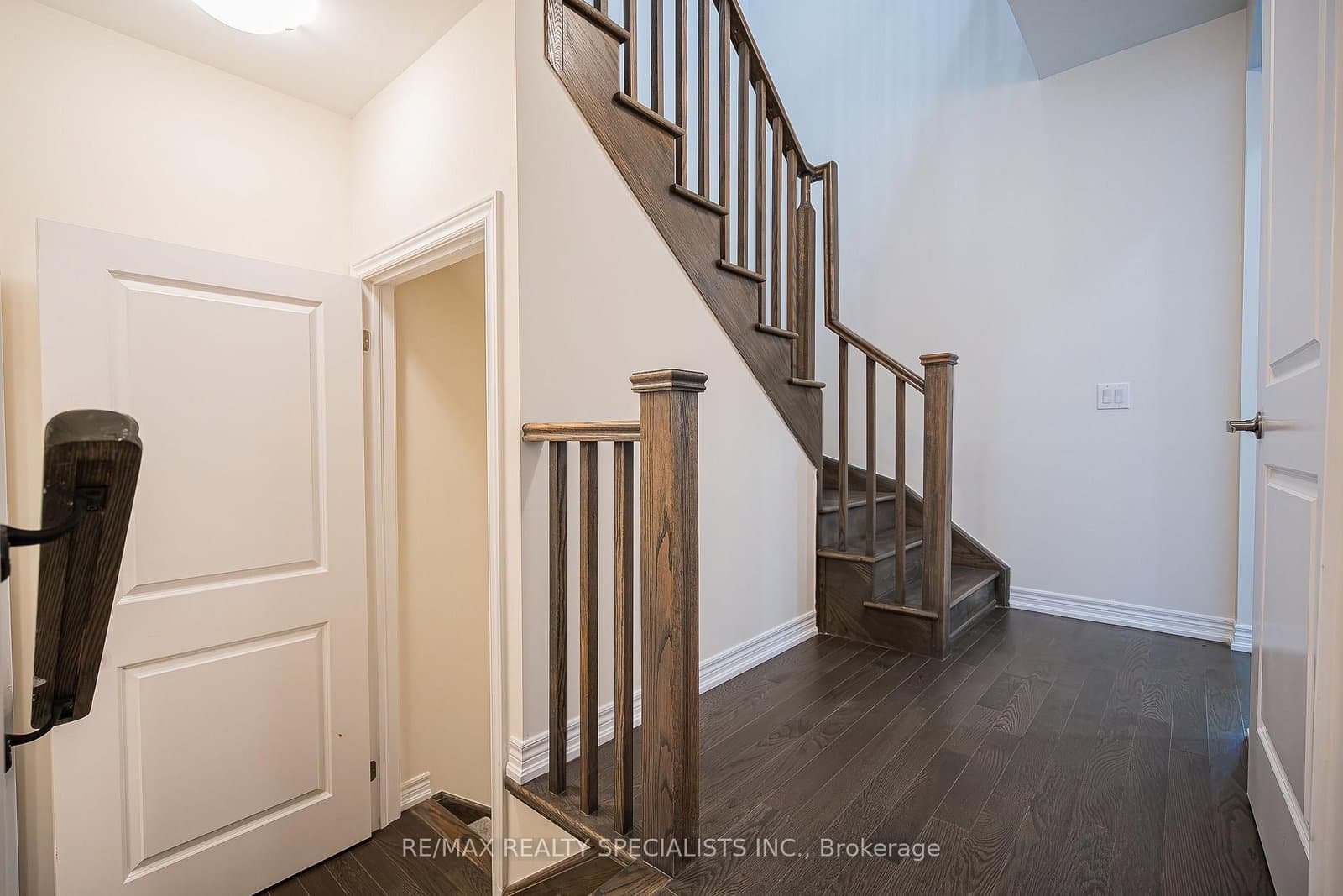 225 Broadacre Drive thumbnail 5