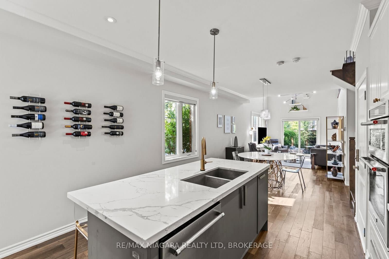130 John Street W thumbnail 7