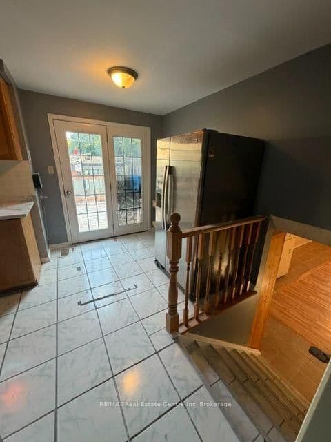 22 Calais Place E thumbnail 2