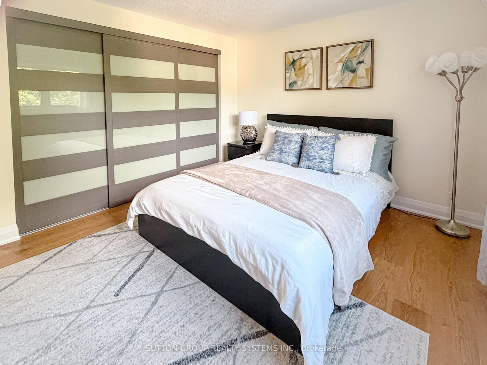 19 Parkway Place thumbnail 23