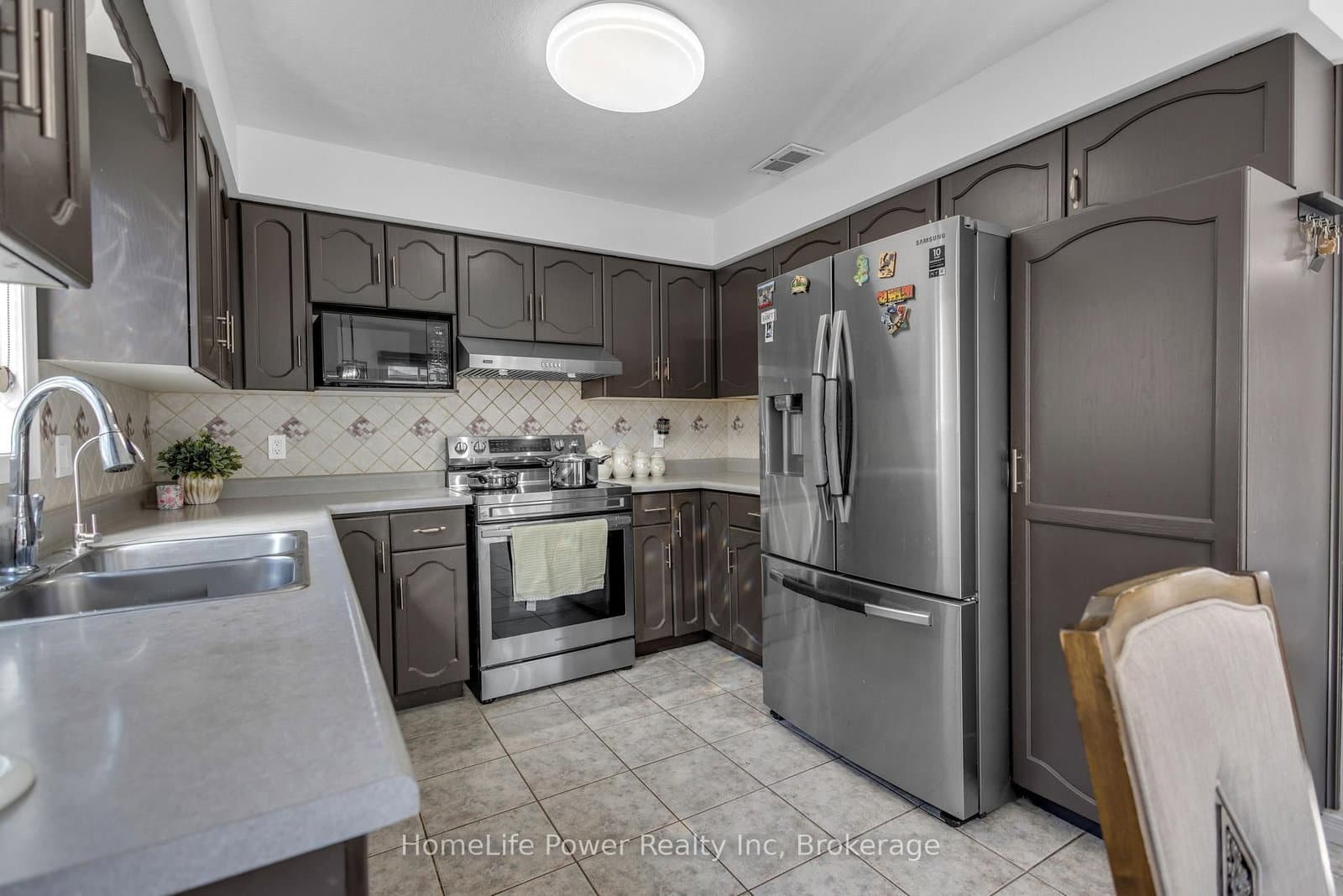 35 BORLAND Drive thumbnail 15