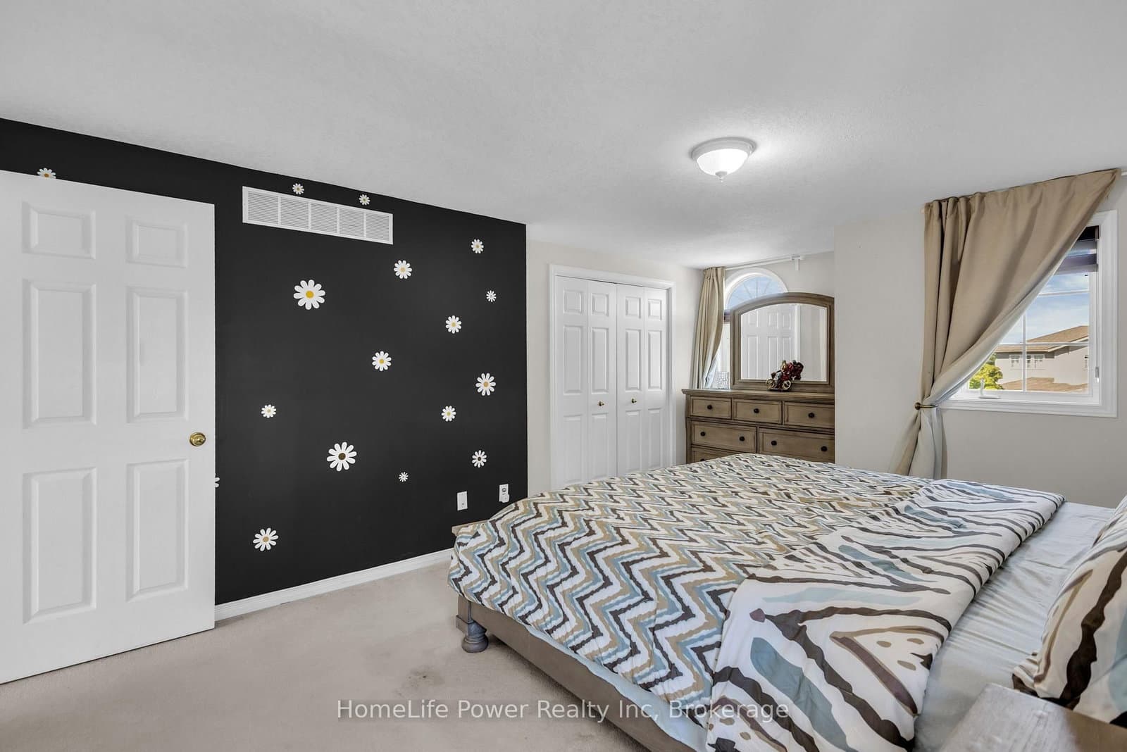 35 BORLAND Drive thumbnail 23