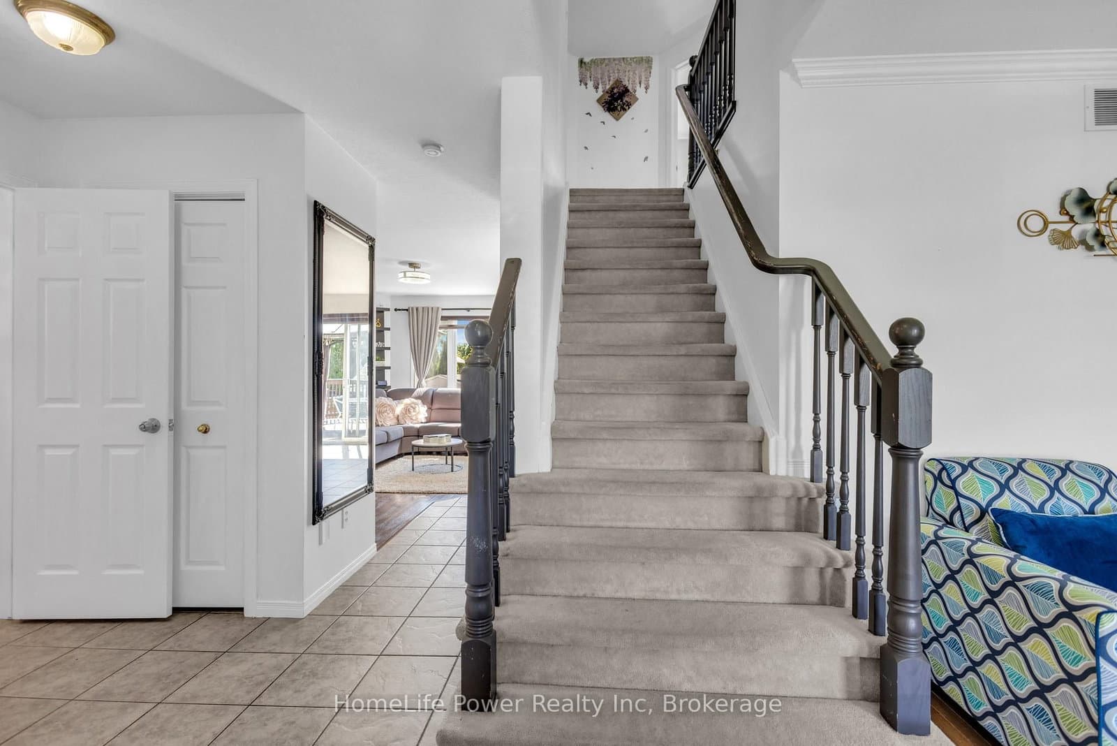 35 BORLAND Drive thumbnail 4