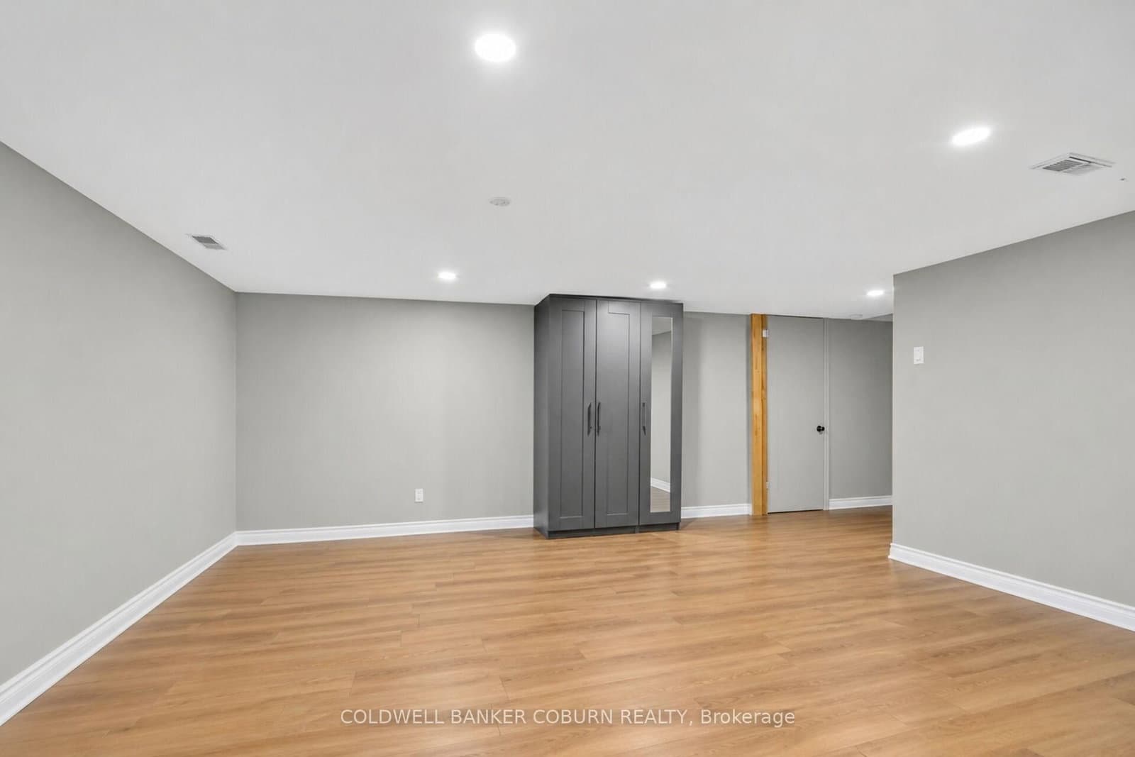 698 Cooper Street thumbnail 16