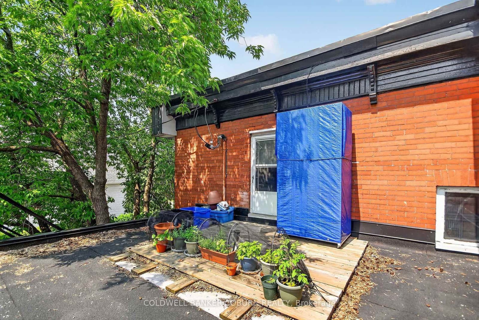 698 Cooper Street thumbnail 2