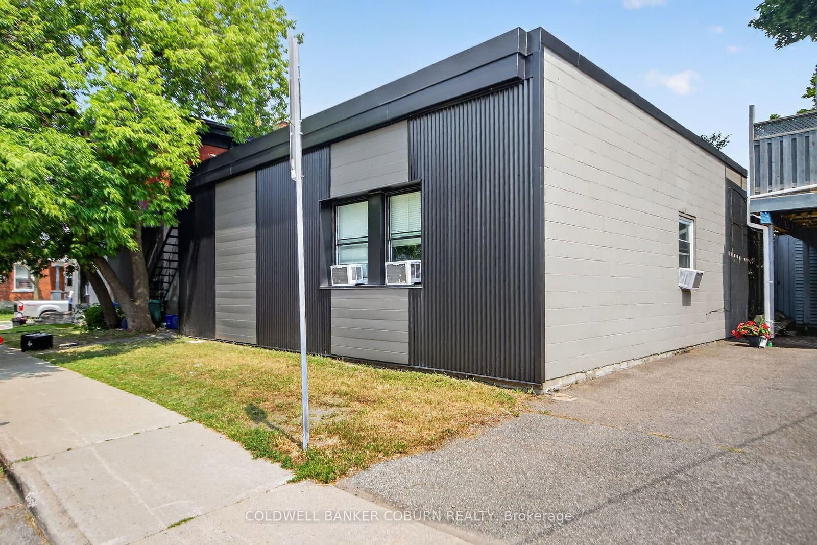 698 Cooper Street thumbnail 3