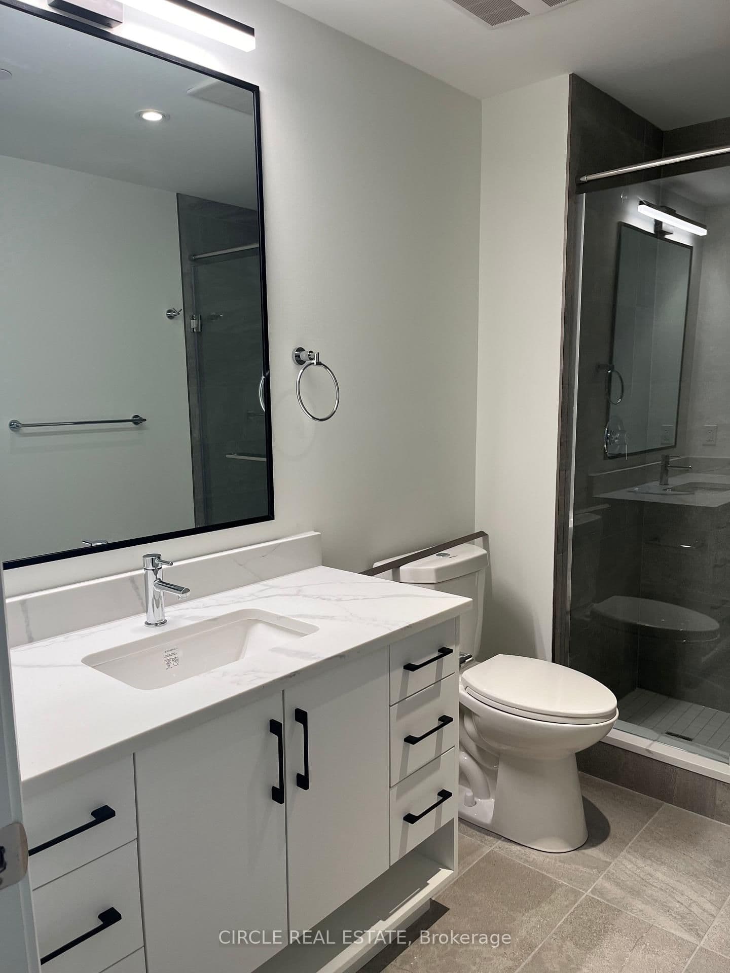 741 King Street W, Unit 511 thumbnail 2