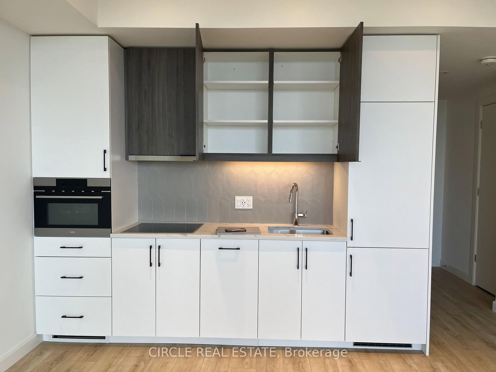 741 King Street W, Unit 511 thumbnail 5