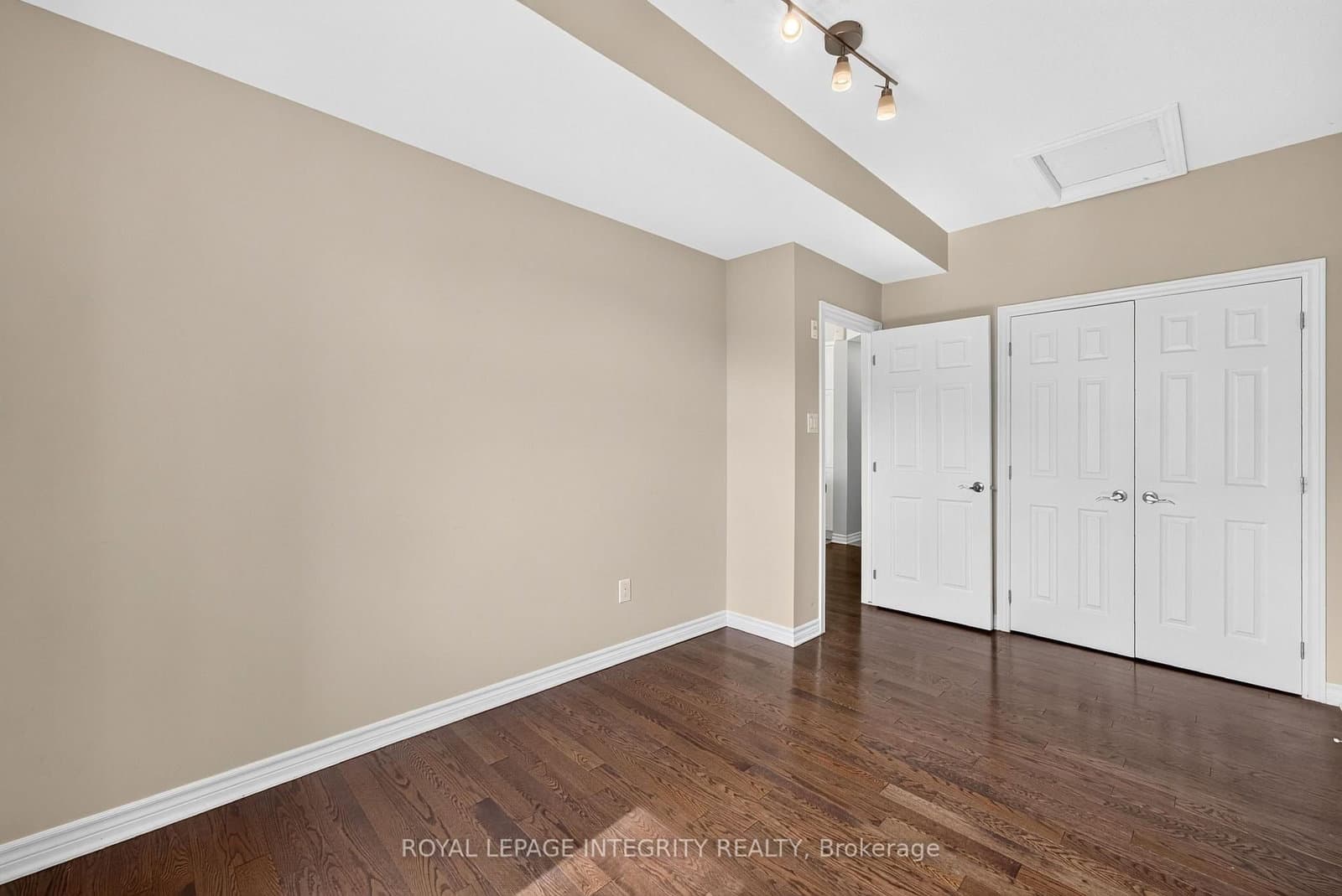 140 GUELPH Private, Unit 304 thumbnail 25