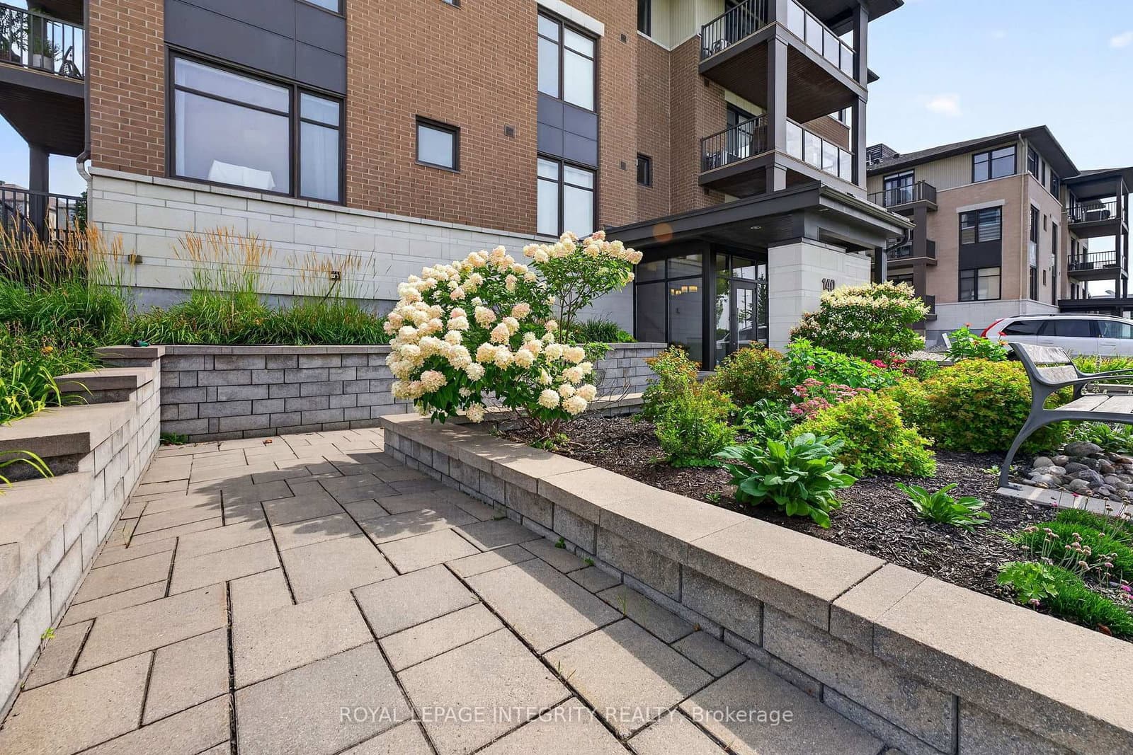 140 GUELPH Private, Unit 304 thumbnail 3