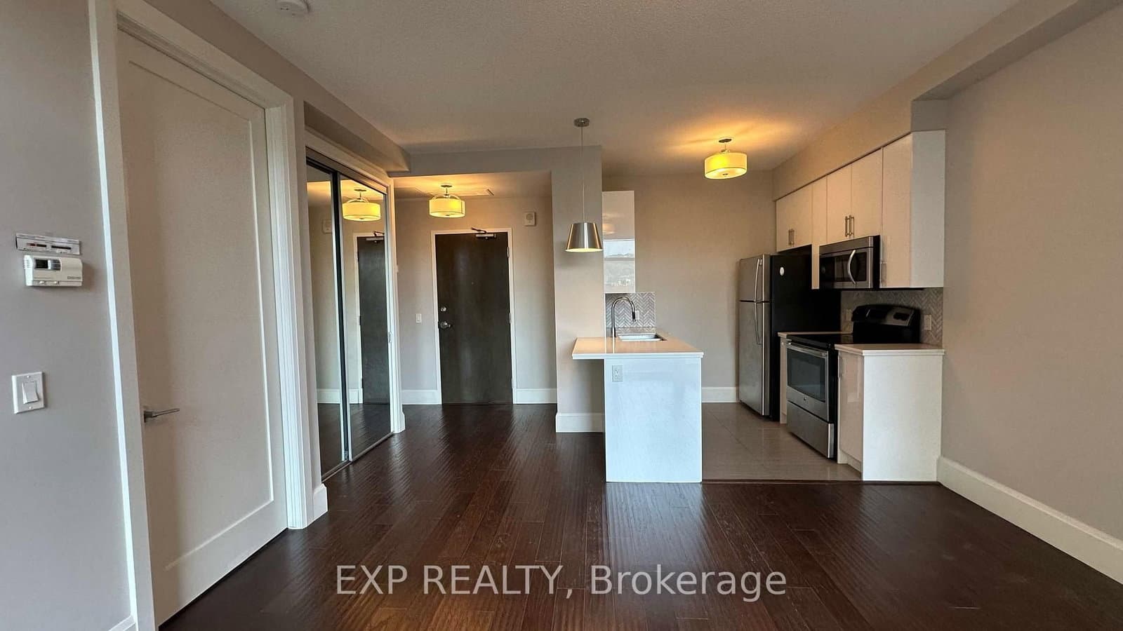 112 King Street E, Unit 512 thumbnail 4