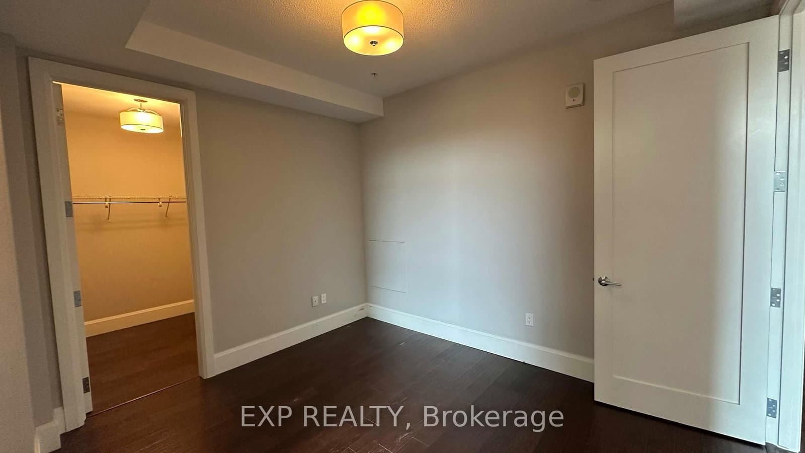 112 King Street E, Unit 512 thumbnail 5